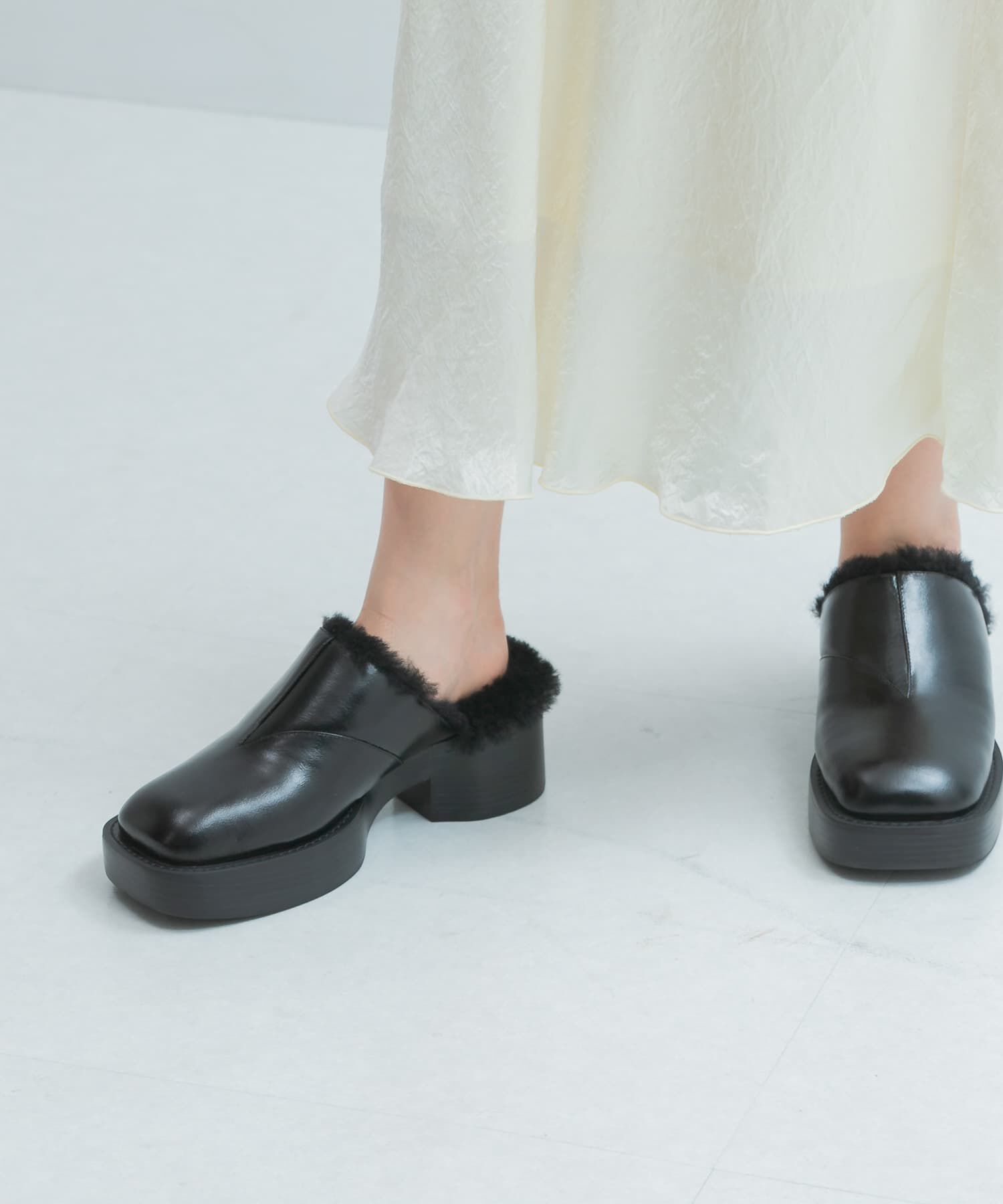 URBAN RESEARCH ROSSO「ALM.　VIVLOS LEATHER MULES」|その他|ブラック
