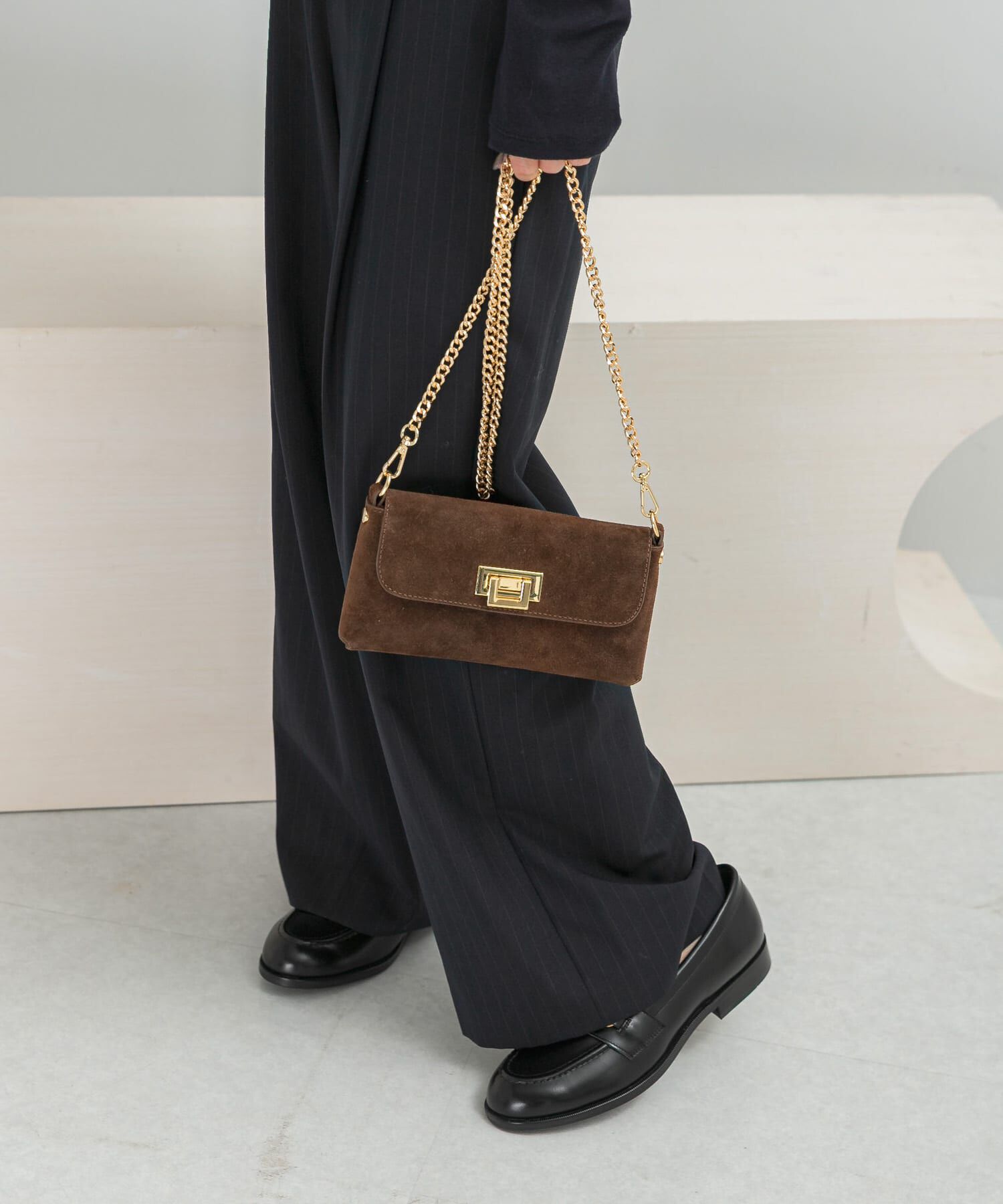 URBAN RESEARCH ROSSO「AULENTTI　スエードチェーンBAG」|ショルダー・メッセンジャー|