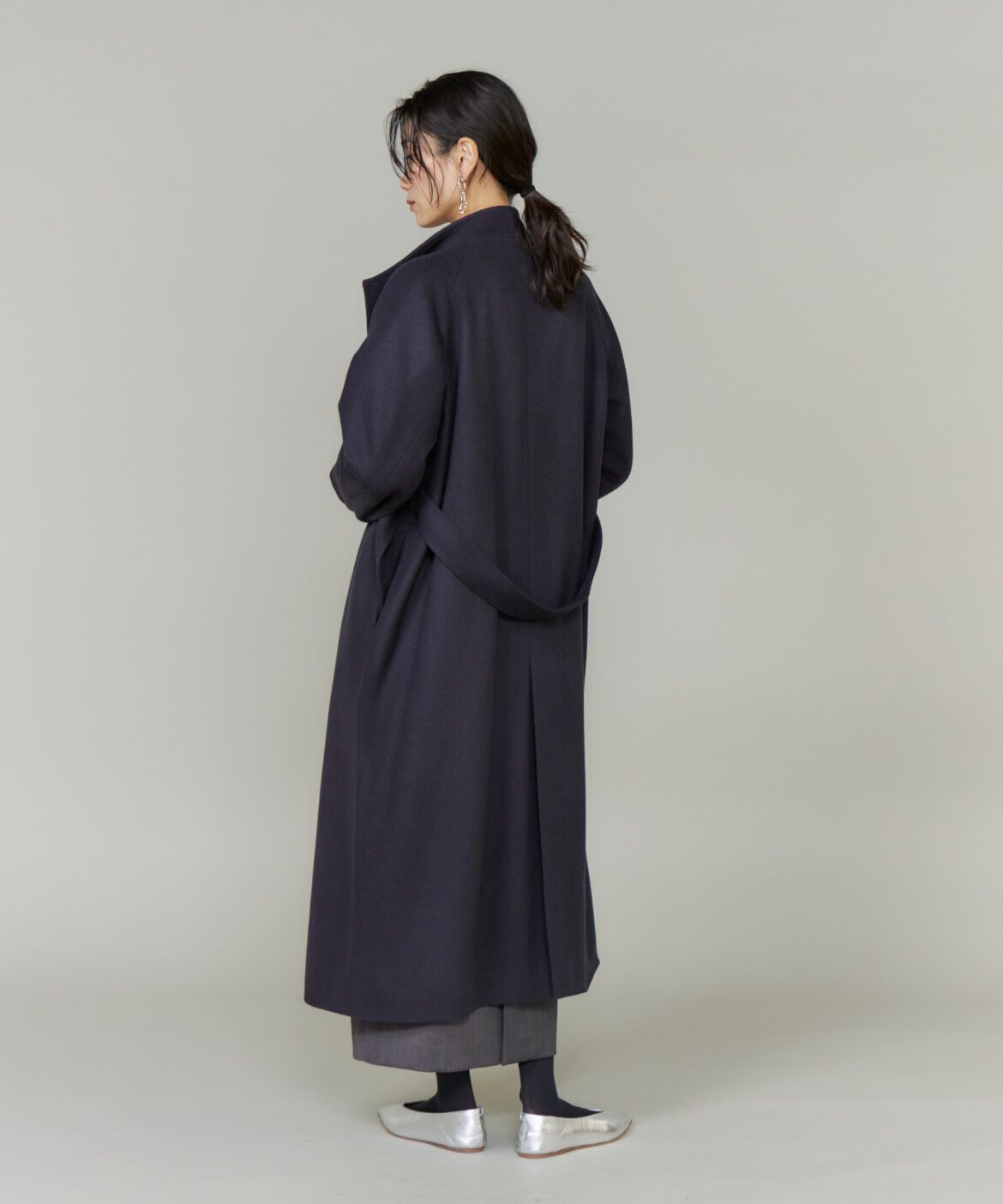 INED「スタンドカラーラグランスリーブコート」|ステンカラーコート|