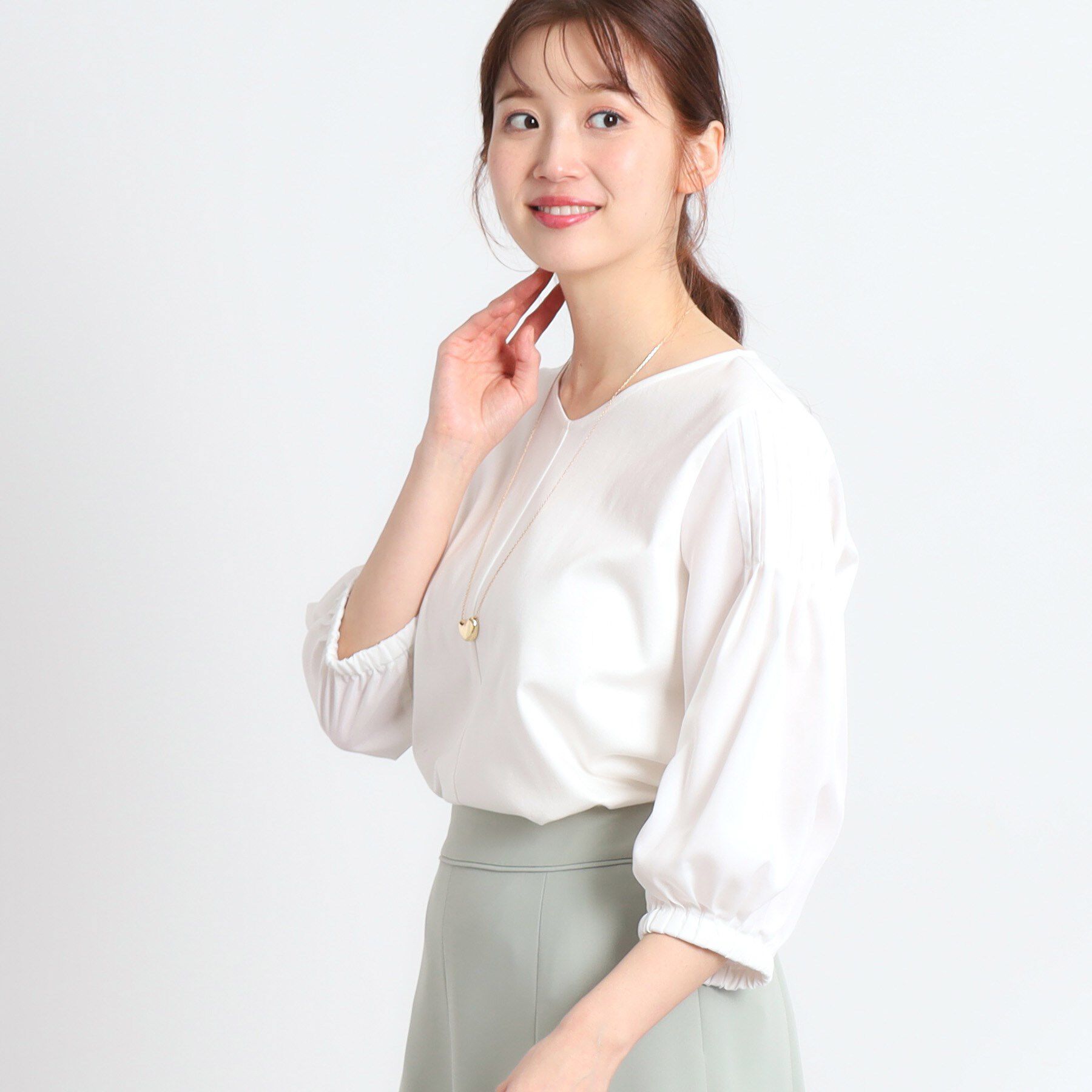 Reflect「【スカートにもパンツにも合わせやすい】キレイめTブラウス」|シャツ・ブラウス|