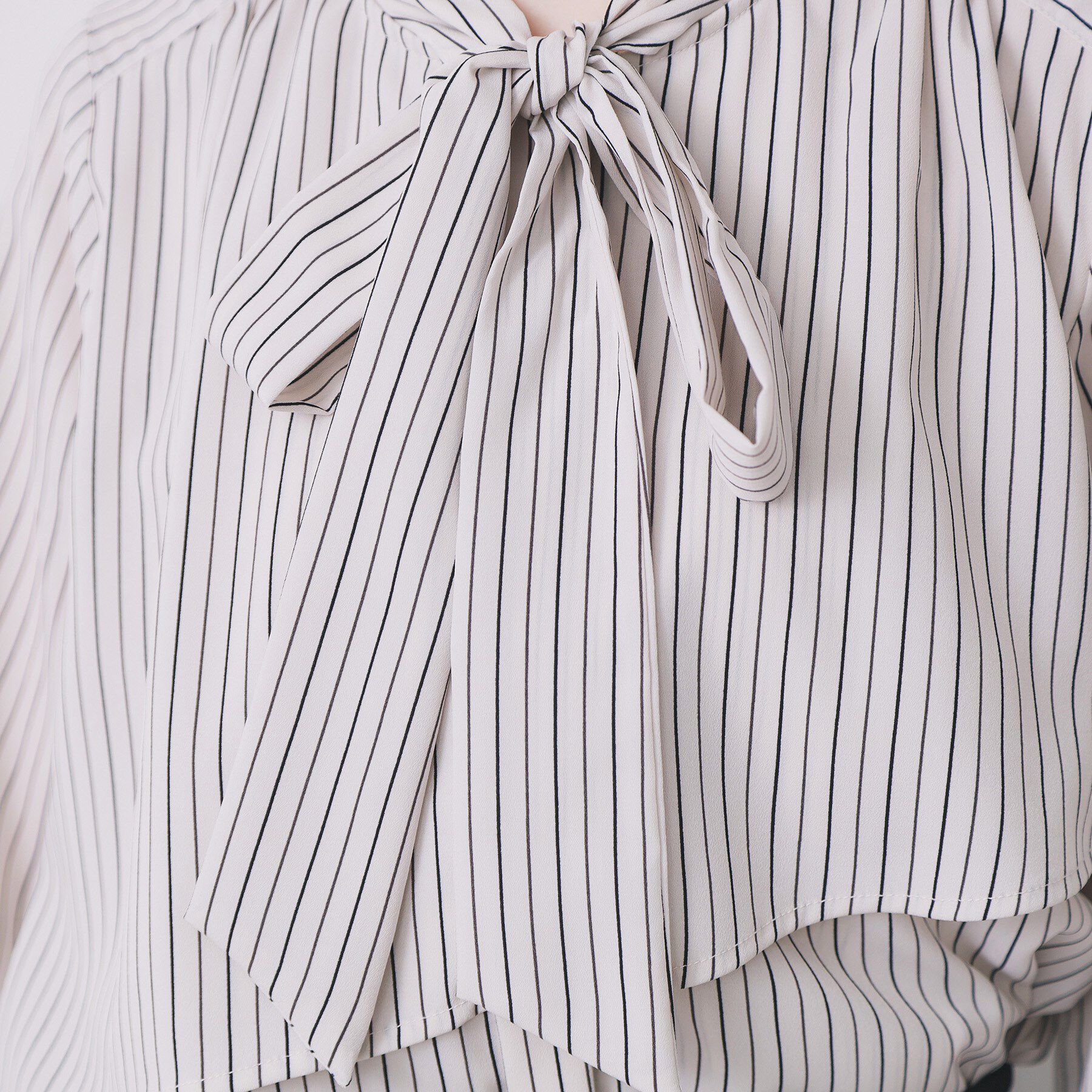 index「アシンメトリーレイヤードボウタイブラウス【洗濯機OK/イージーアイロン/防シワ】《XS～3L》」|シャツ・ブラウス|