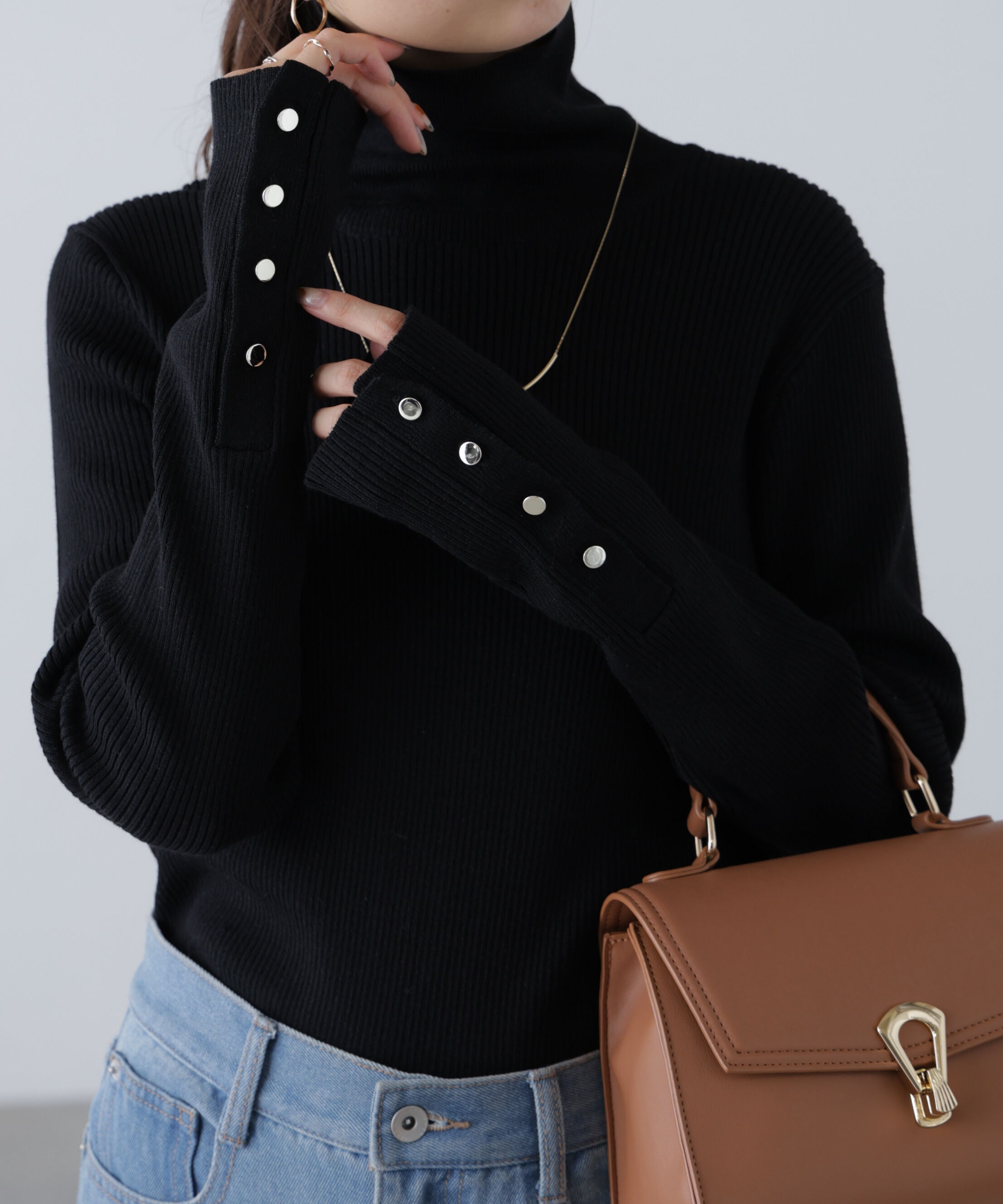  「袖金ボタンリブタートルニット」|ニット・セーター|クロ