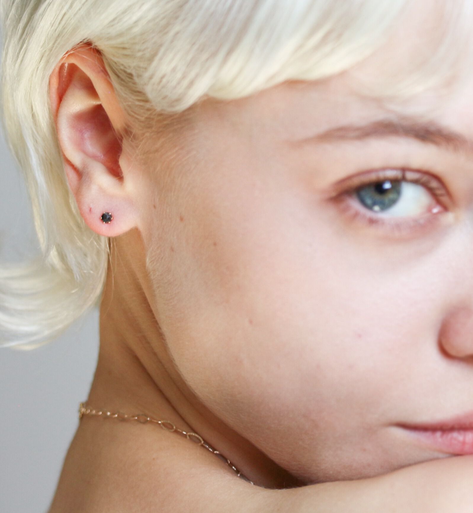  「一石 ブラックダイヤモンド 0.2ct ピアス  | K18」|ピアス|