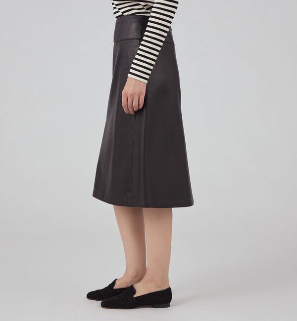 TOMORROWLAND collection「アニリンレザー トラペーズスカート」|台形|
