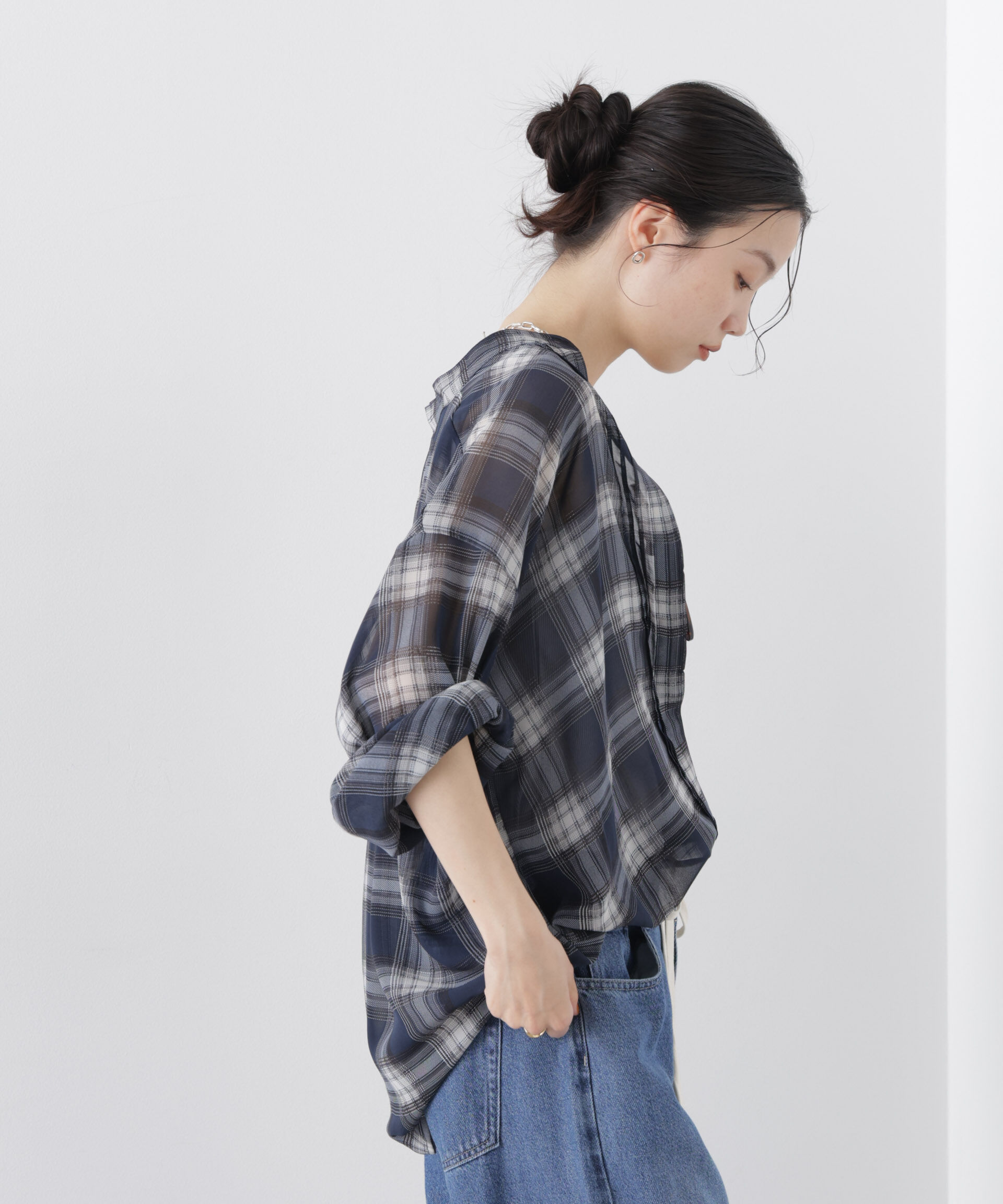 nano･universe「シアーチェックプリントピンタックスタンドカラーブラウス」|シャツ・ブラウス|