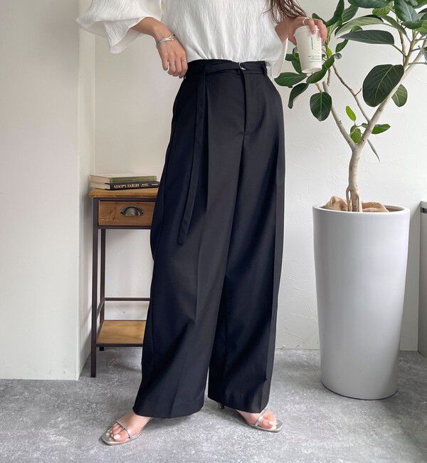 fredy emue「ベルト付きタックパンツ」|スラックス|