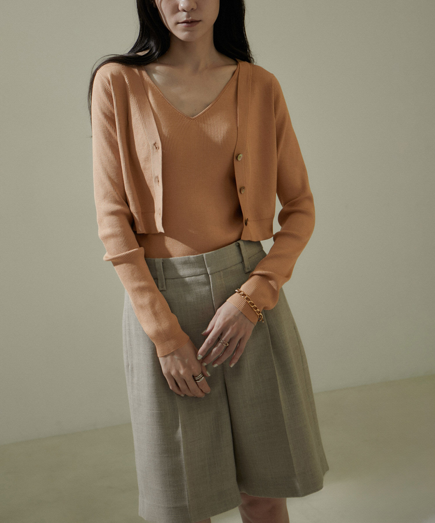SALON adam et rope'「ウォッシャブルシルククロップドVネックカーディガン」|カーディガン|