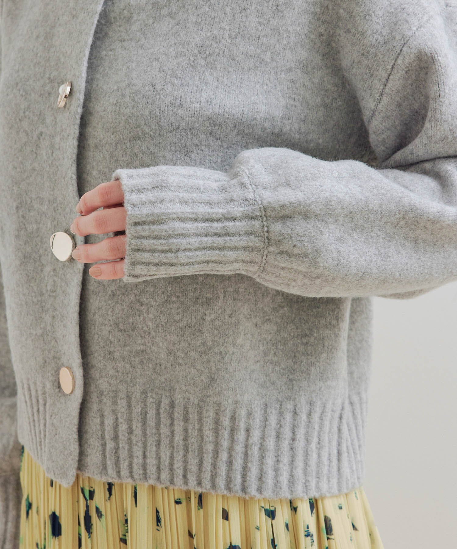 VIS「【洗える】レトロ釦ボリュームスリーブカーディガン」|カーディガン|