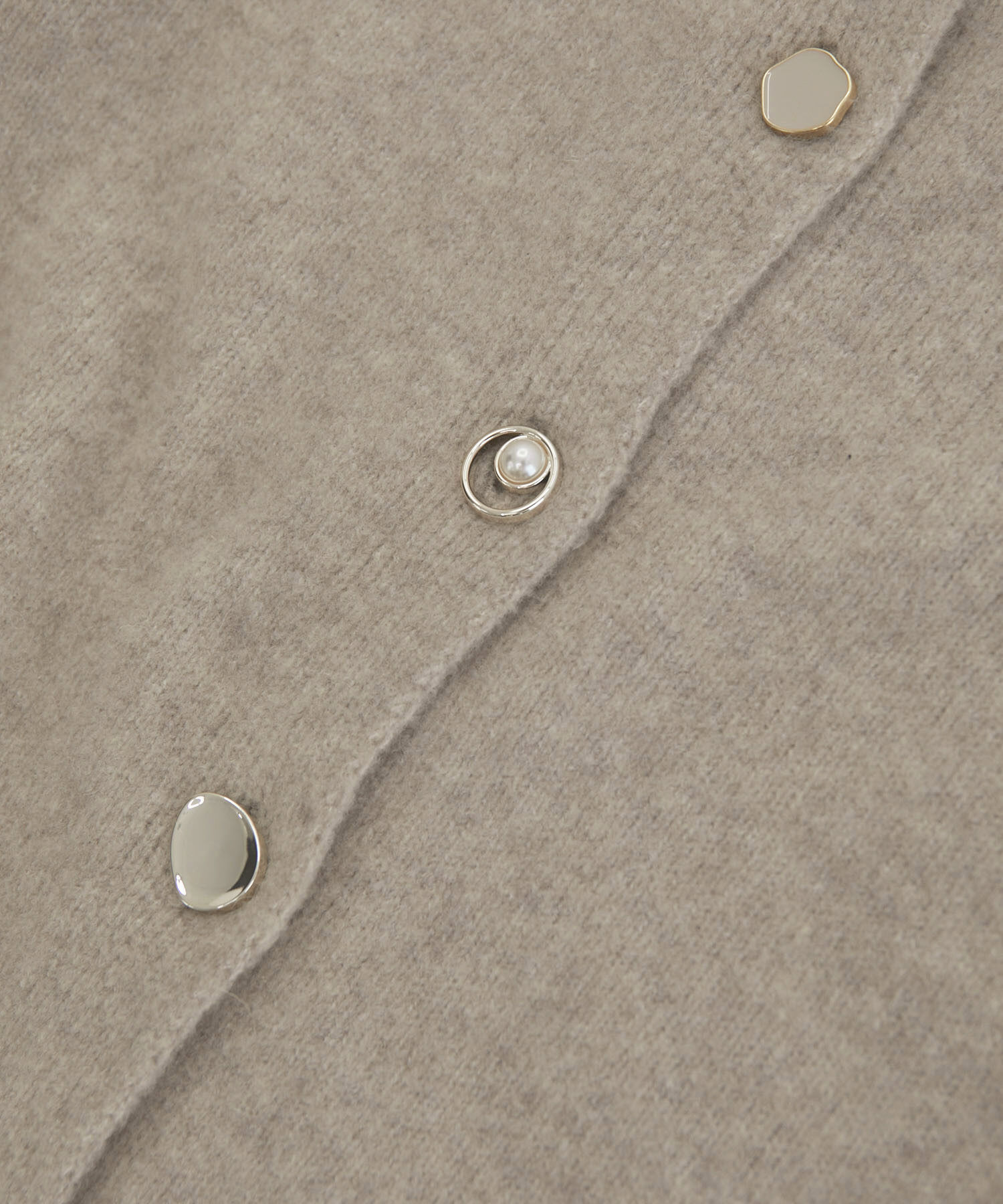 VIS「【洗える】レトロ釦ボリュームスリーブカーディガン」|カーディガン|