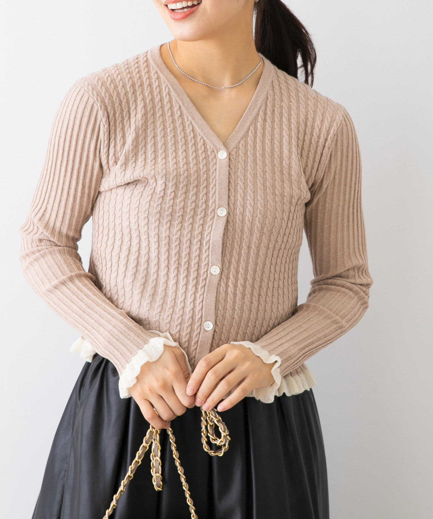 URBAN RESEARCH ROSSO「F by ROSSO　スパンコールフリルリブカーディガン」|カーディガン|ベージュ