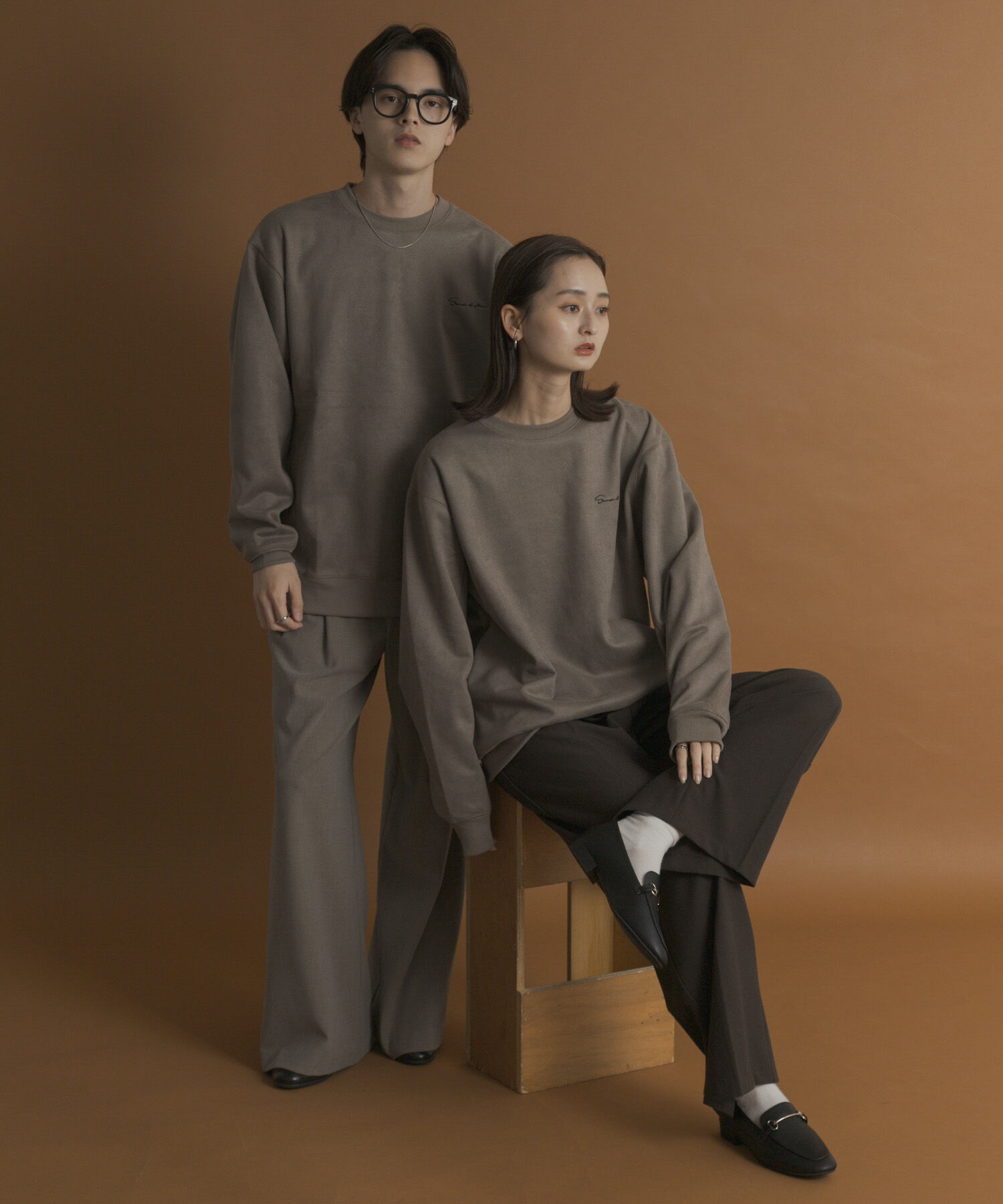 SENSE OF PLACE by URBAN RESEARCH「『ユニセックス』シシュウフェイクスエードクルーネックスウェット」|スウェット・ジャージ|