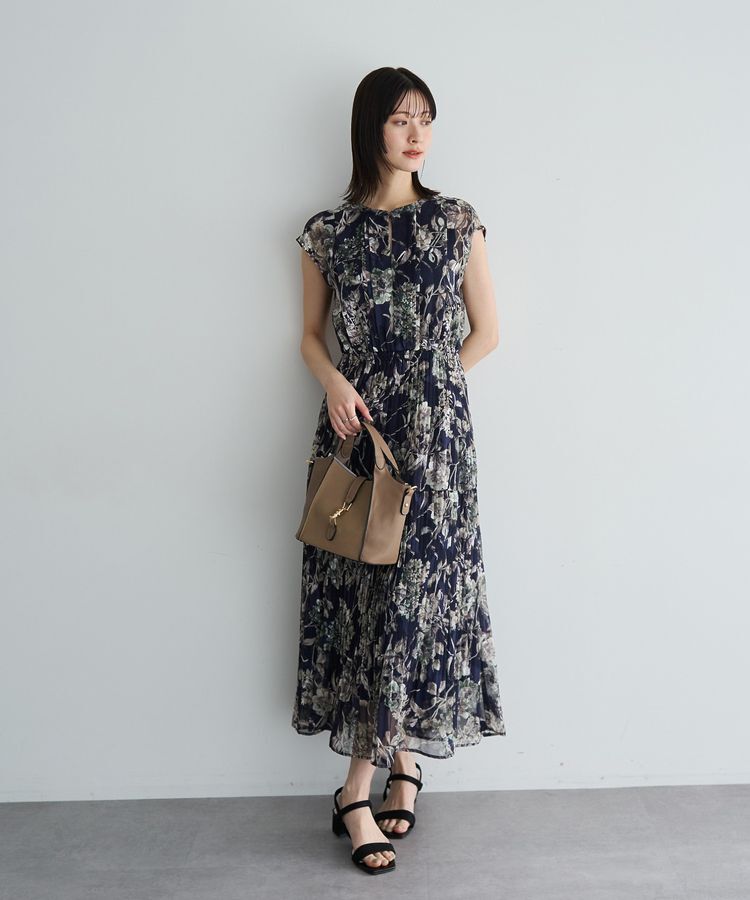 YECCA VECCA「フラワー柄シアープリーツワンピース」|ワンピース|