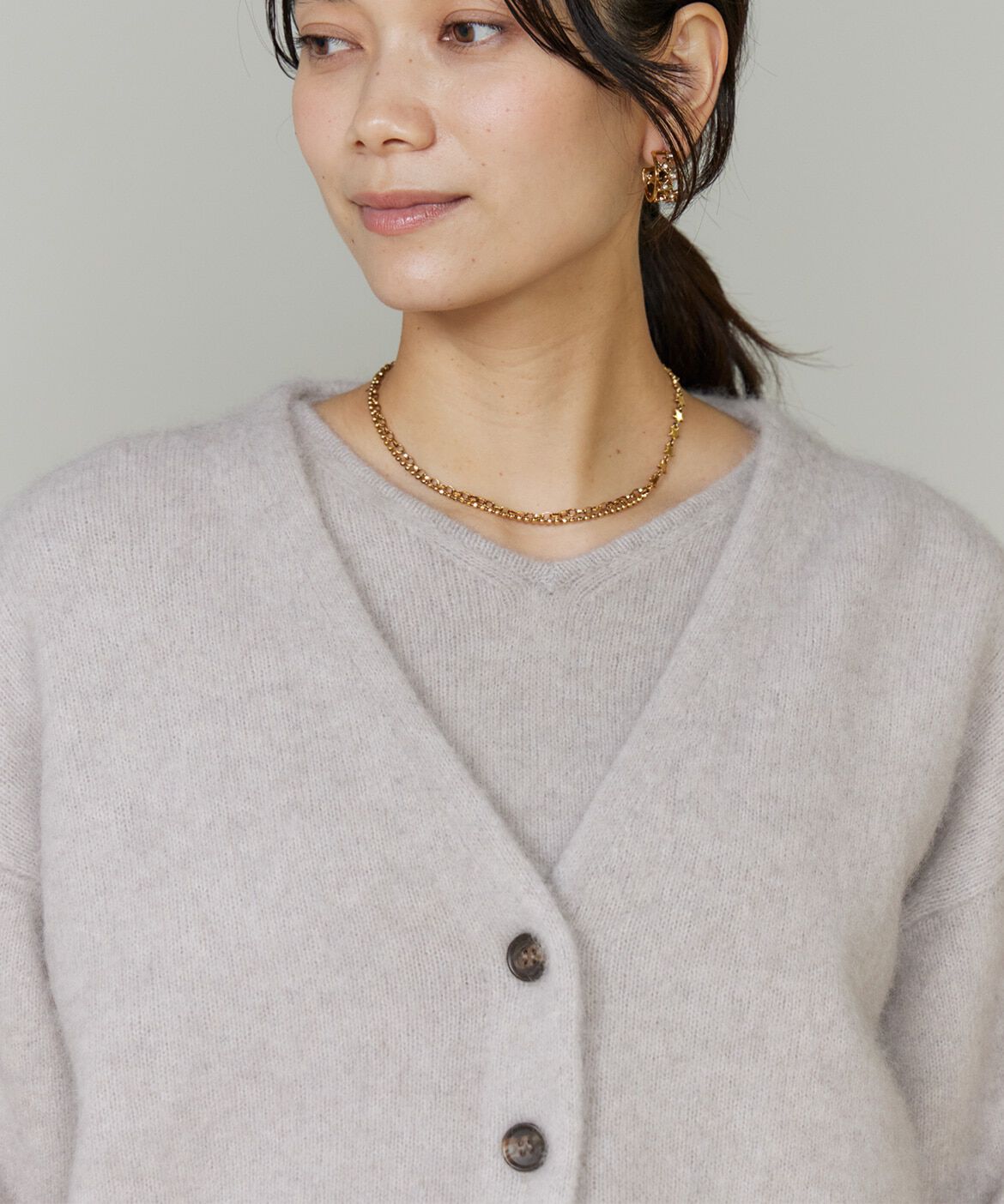 INED「チャイニーズラクーンVネックカーディガン」|カーディガン|