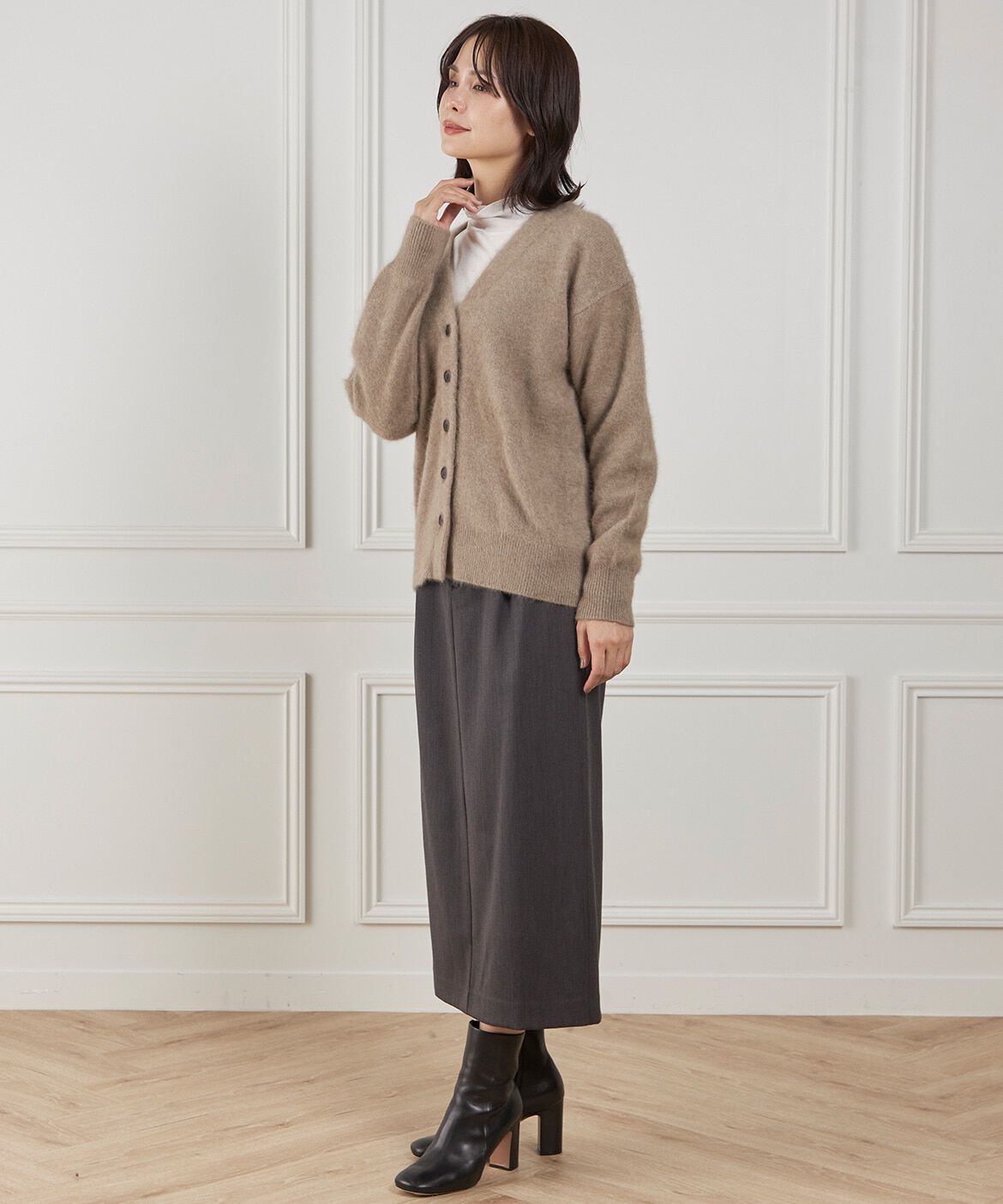 INED「チャイニーズラクーンVネックカーディガン」|カーディガン|