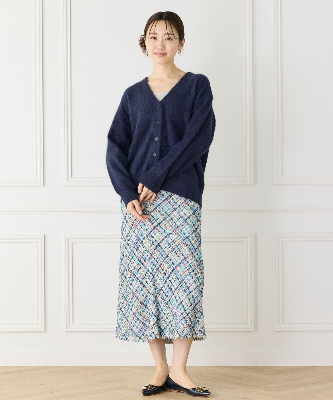 INED「チャイニーズラクーンVネックカーディガン」|カーディガン|