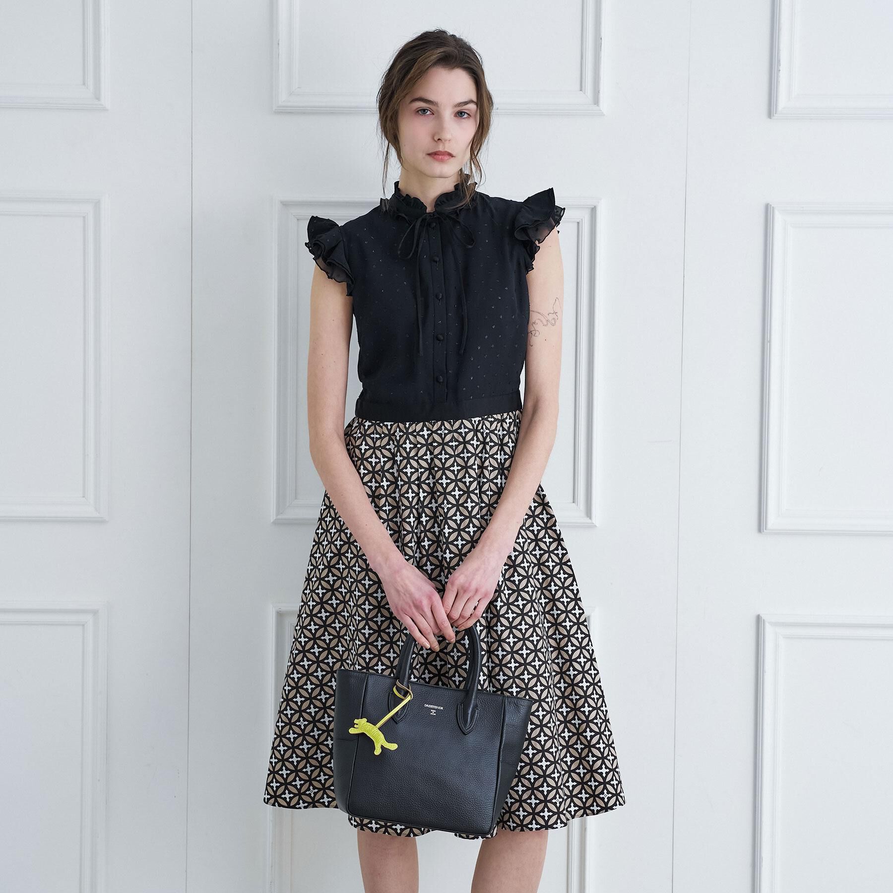 DRESSTERIOR「オーバーラップウィングスリーブワンピース」|ワンピース|