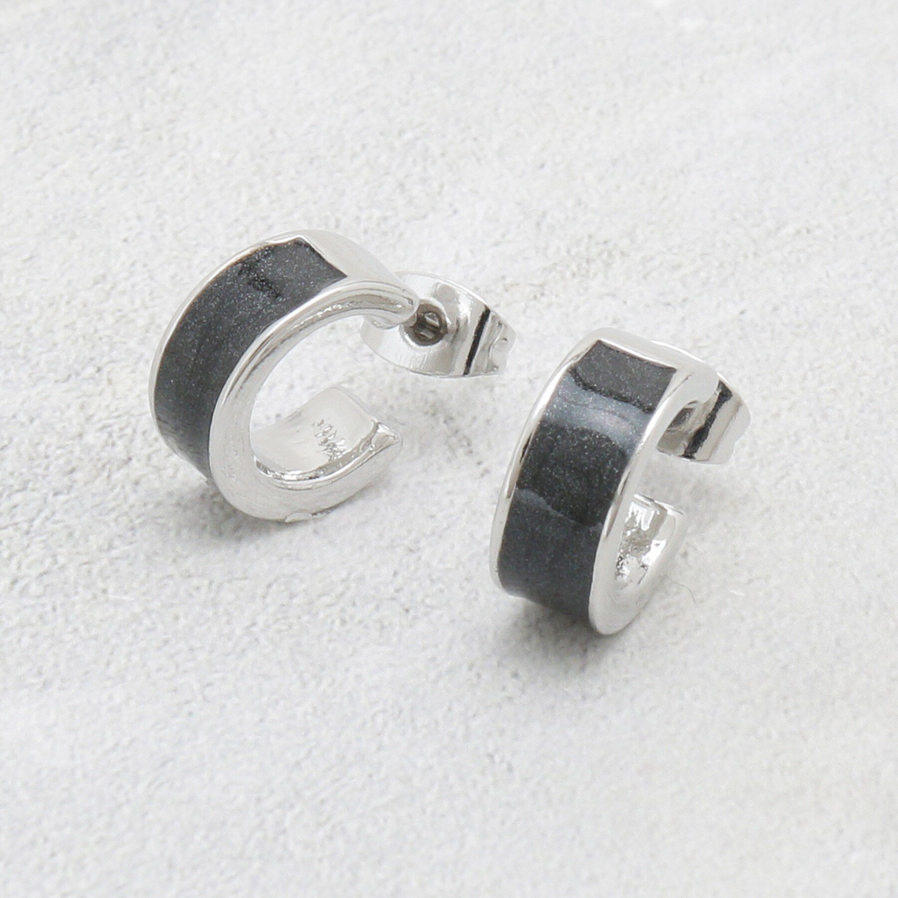 OPAQUE.CLIP「エポマーブルエッジメタルリング」|ピアス|ブラック(019)