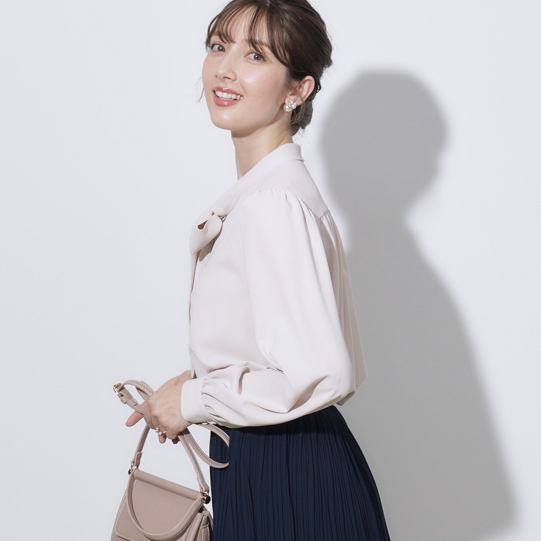 Couture broach「【セレモニーシーン/お仕事にも】リボンタイチュニックブラウス」|シャツ・ブラウス|