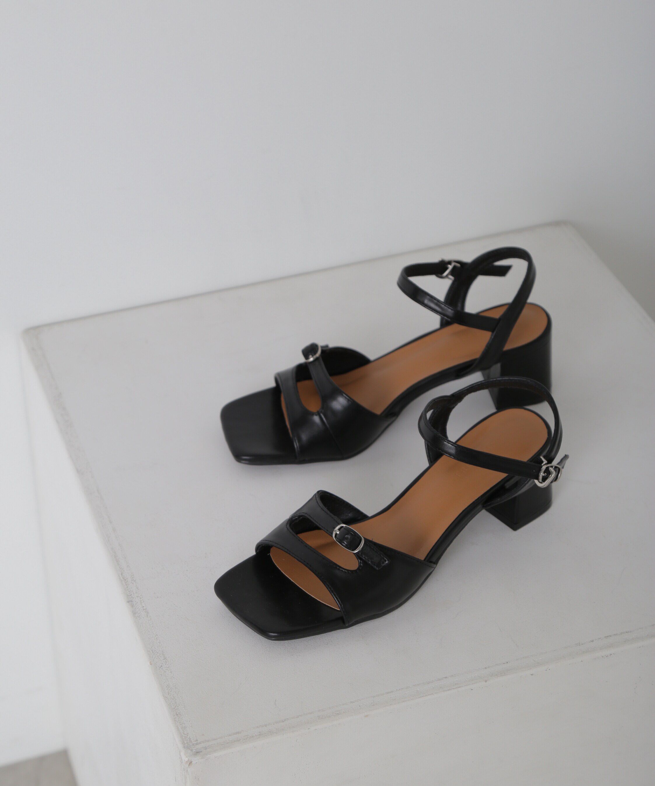  「ストラップサンダル」|その他|