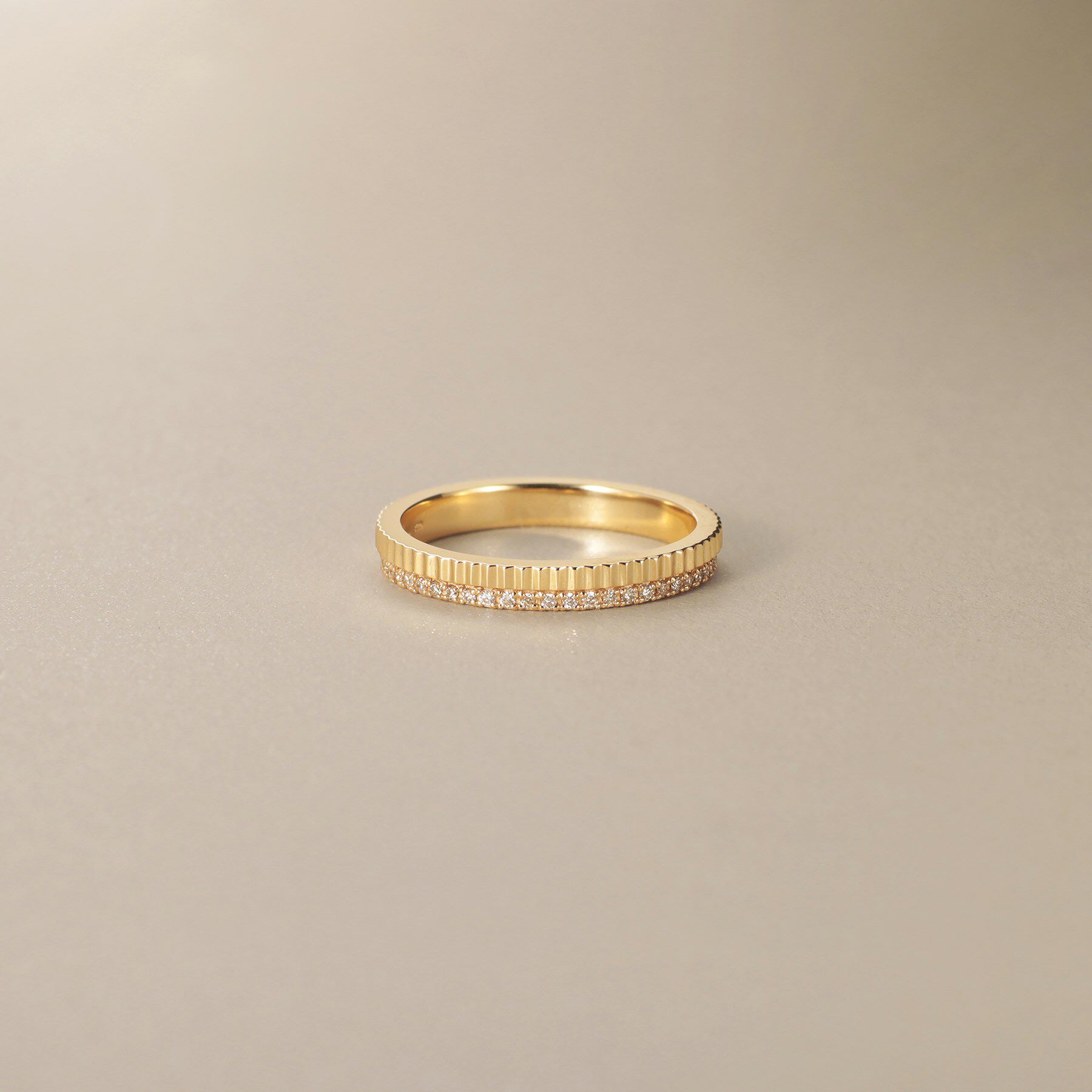 COCOSHNIK「K10ダイヤモンド 縦溝 リング」|リング|