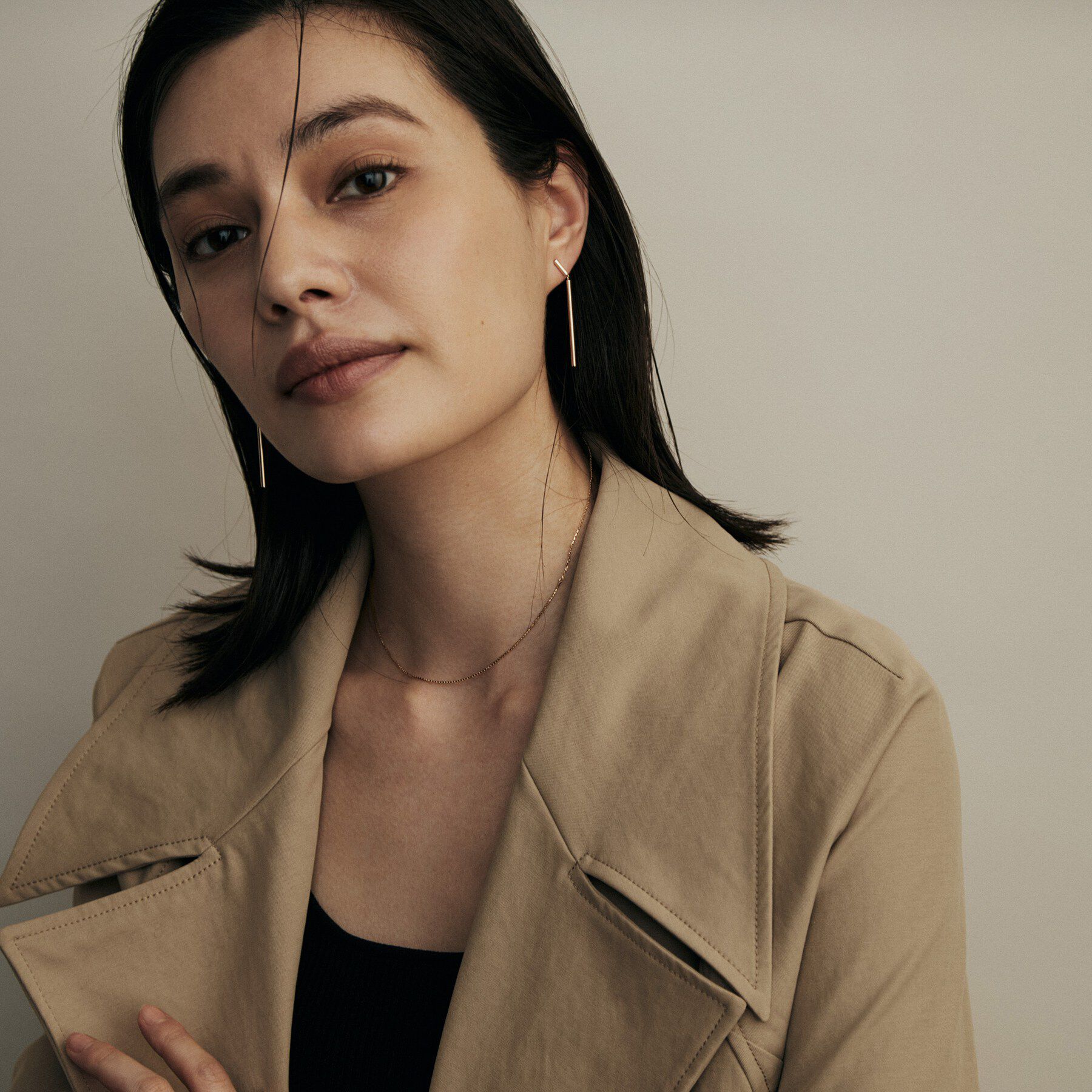 COCOSHNIK「K10中空バースウィング スタッドピアス」|ピアス|