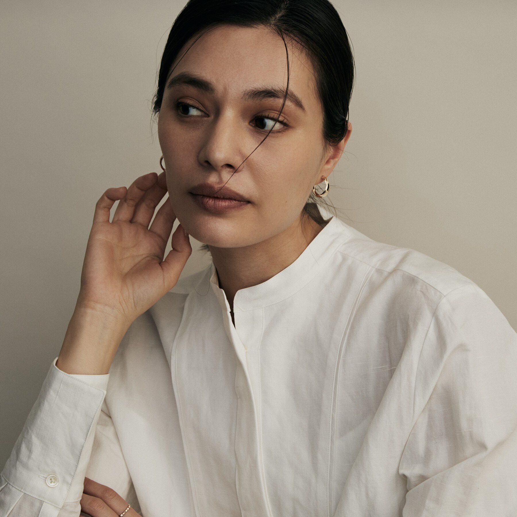 COCOSHNIK「K10甲丸クロス フープピアス」|ピアス|