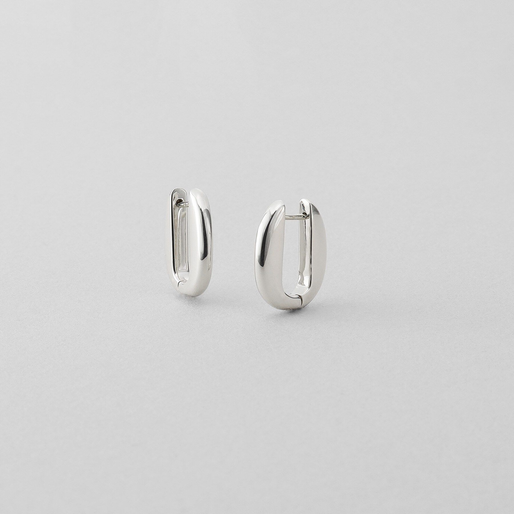 COCOSHNIK ONKITSCH「シルバー ハギーフープ トラックピアス」|ピアス|