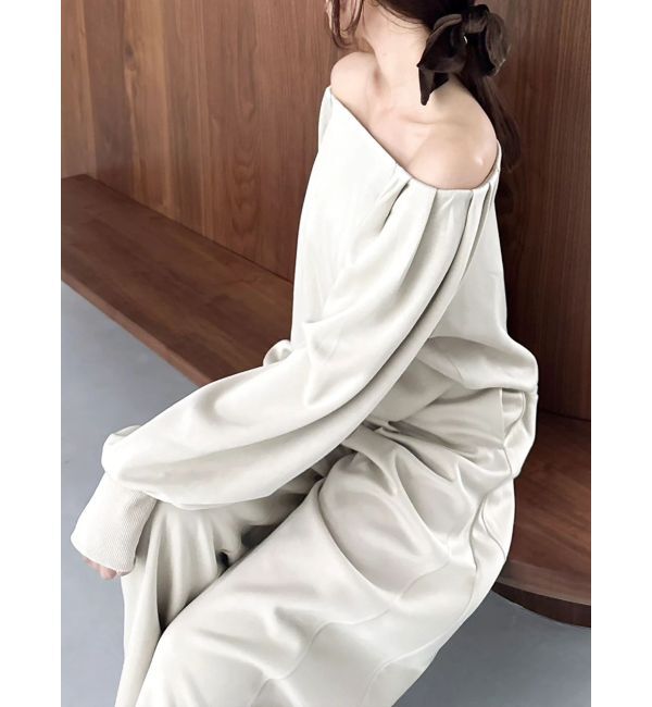 dazzlin「【吉田朱里】タックスリーブオフショルスウェット ※BLACK WEB限定カラー」|スウェット・ジャージ|