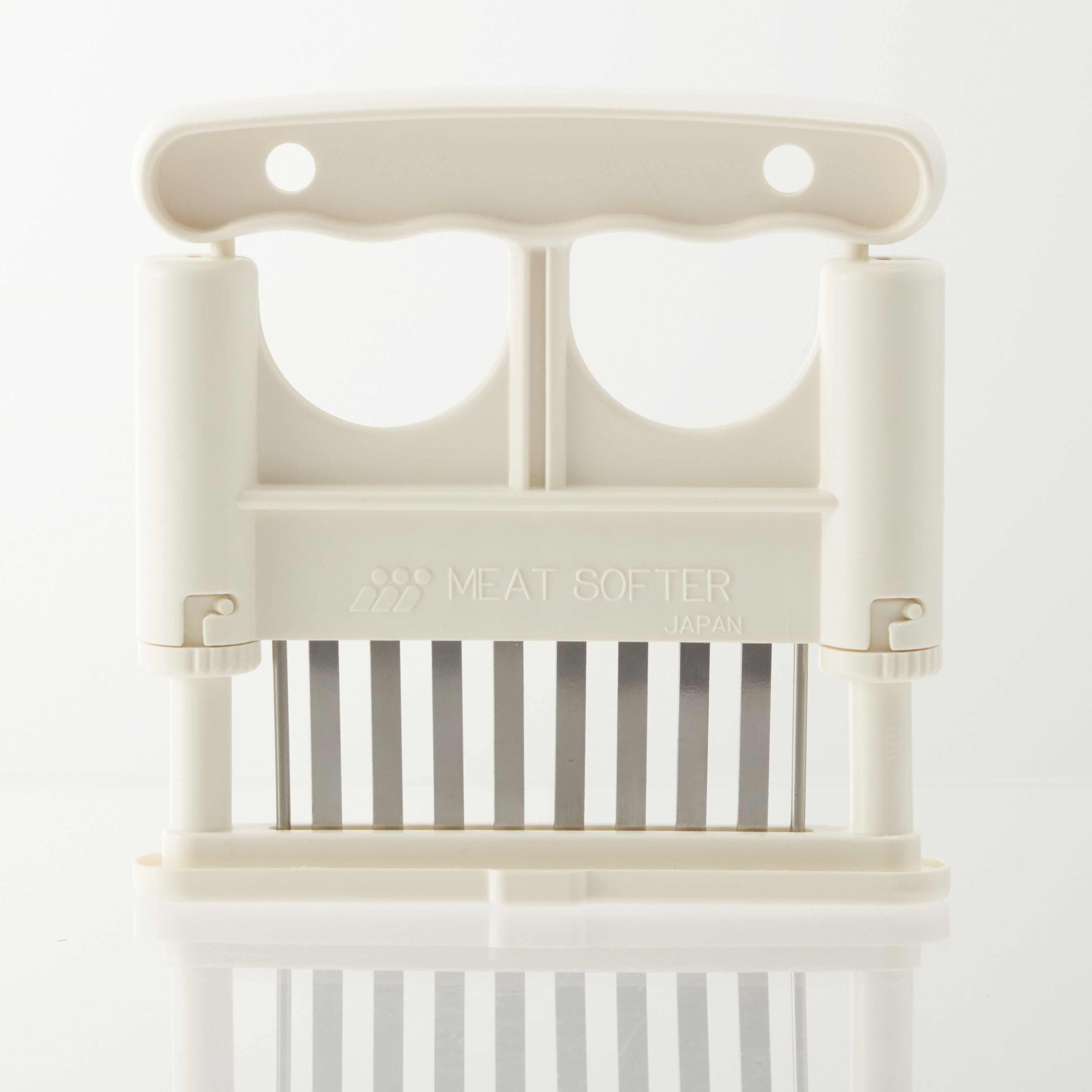 BACKYARD FAMILY「ミートソフター 義春刃物 肉たたき 肉叩き ミートテンダー 筋きり 通販 筋切り 肉さし 調理器具」|食器・キッチングッズ|ホワイト1