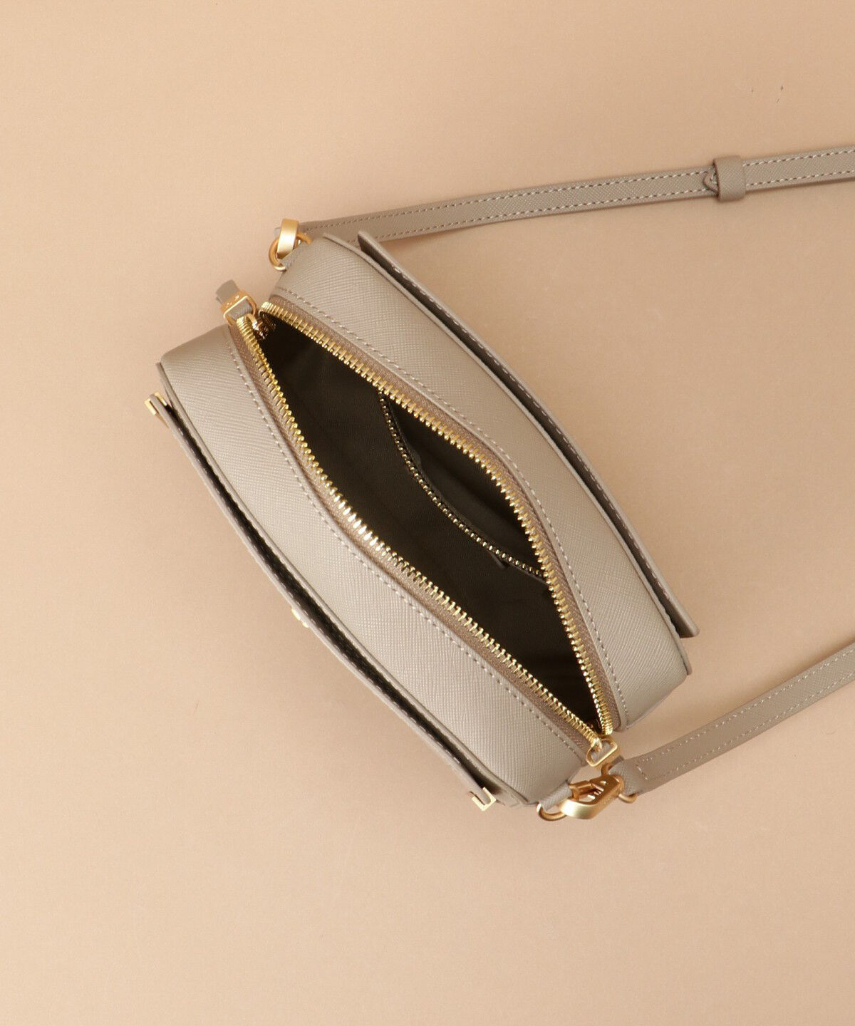 Samantha Thavasa「Pomme d'espoir ポムディスポワール ワンカラーショルダーバッグ」|ショルダー・メッセンジャー|