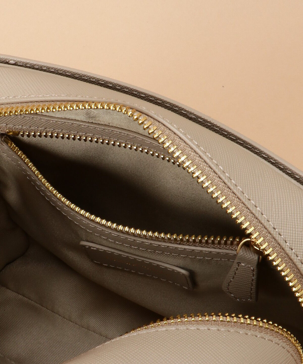 Samantha Thavasa「Pomme d'espoir ポムディスポワール ワンカラーショルダーバッグ」|ショルダー・メッセンジャー|