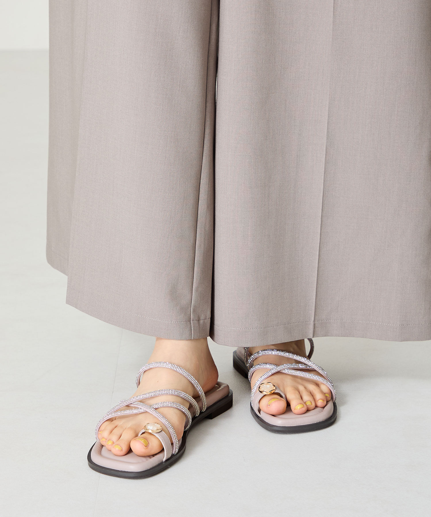 ORiental TRaffic「ラインストーンストラップトングサンダル/51232 サンダル トング 人気 フェミニン」|サンダル|