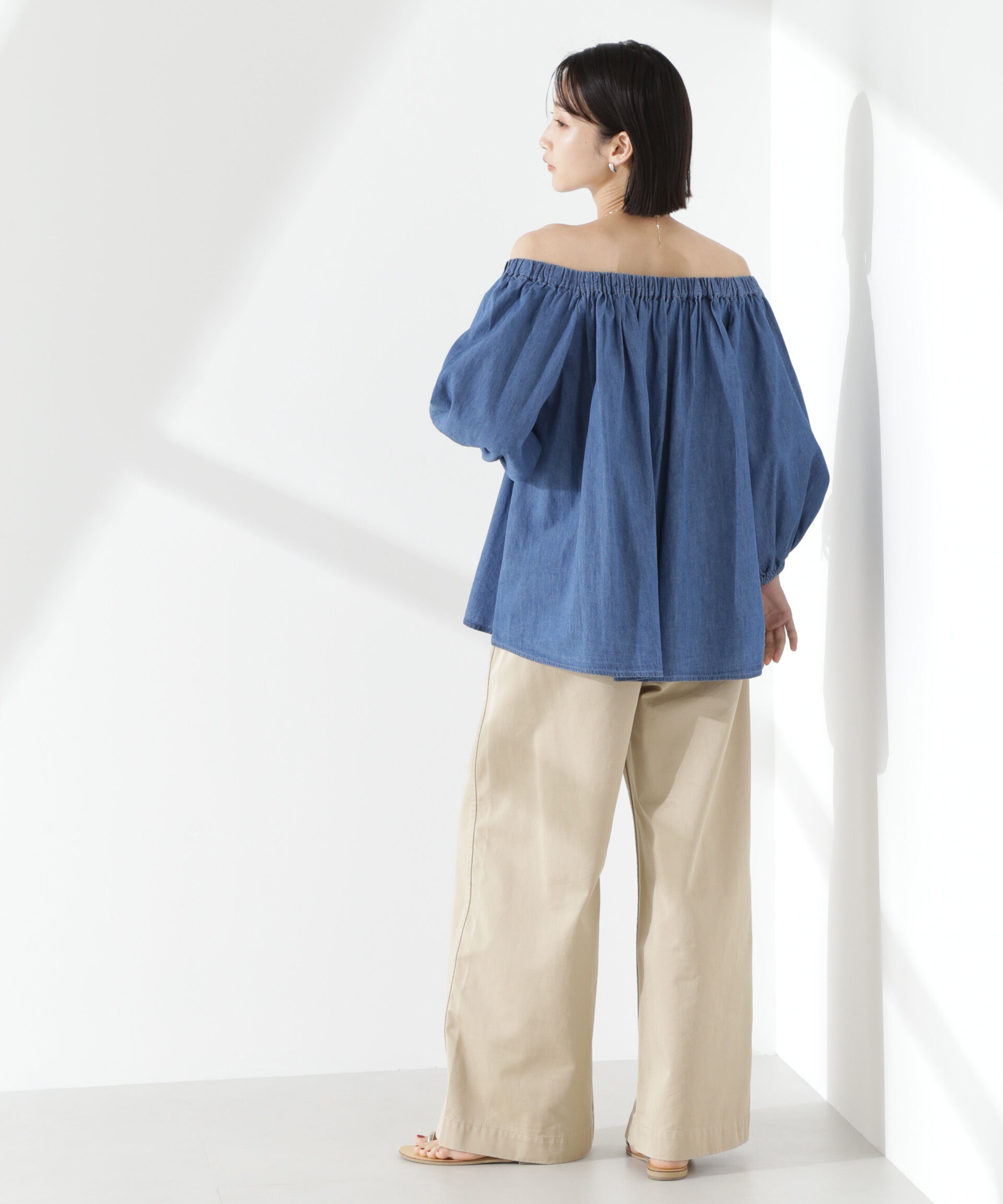 nano･universe「ライトデニムギャザーブラウス(セットアップ可)」|シャツ・ブラウス|