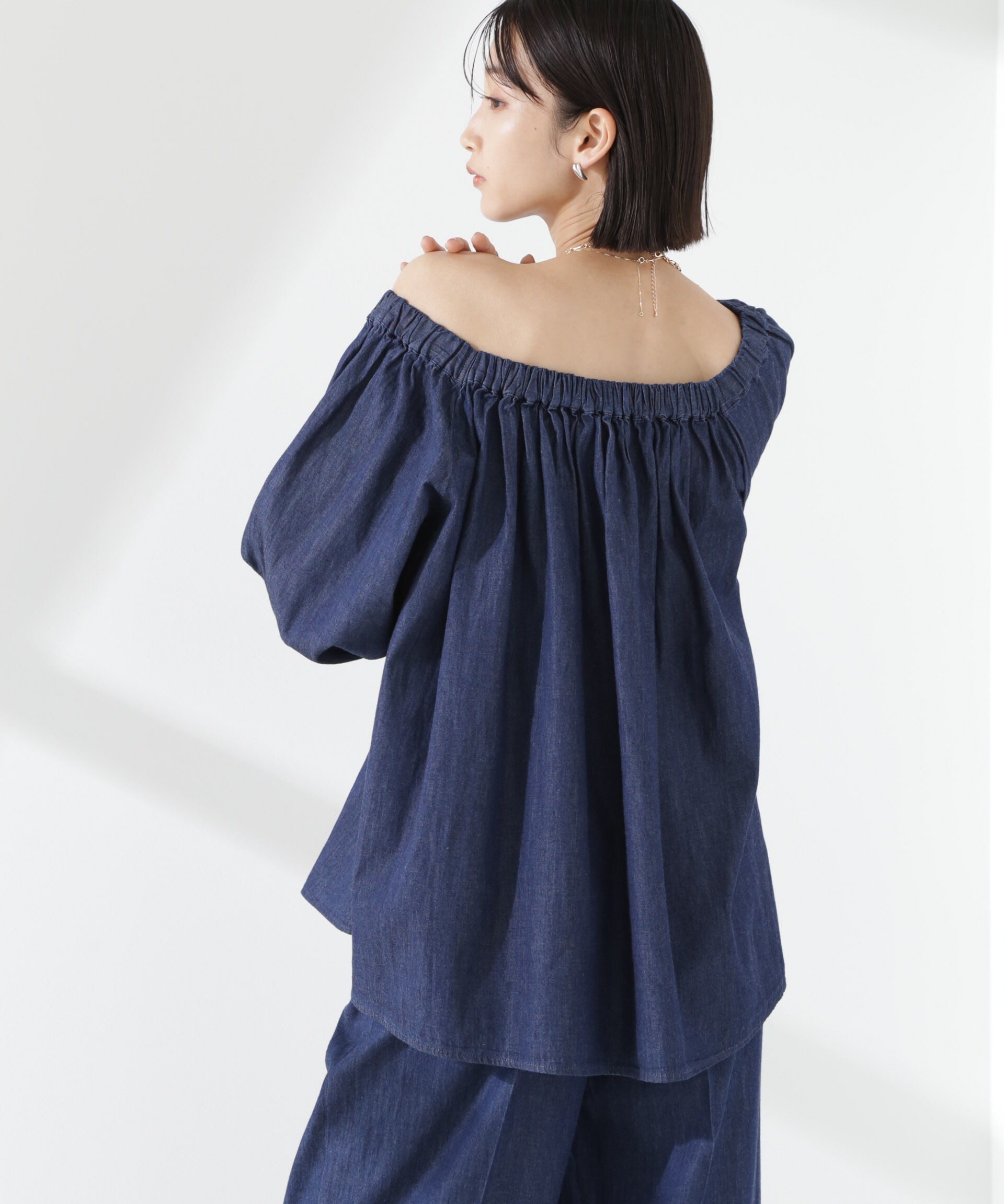 nano･universe「ライトデニムギャザーブラウス(セットアップ可)」|シャツ・ブラウス|