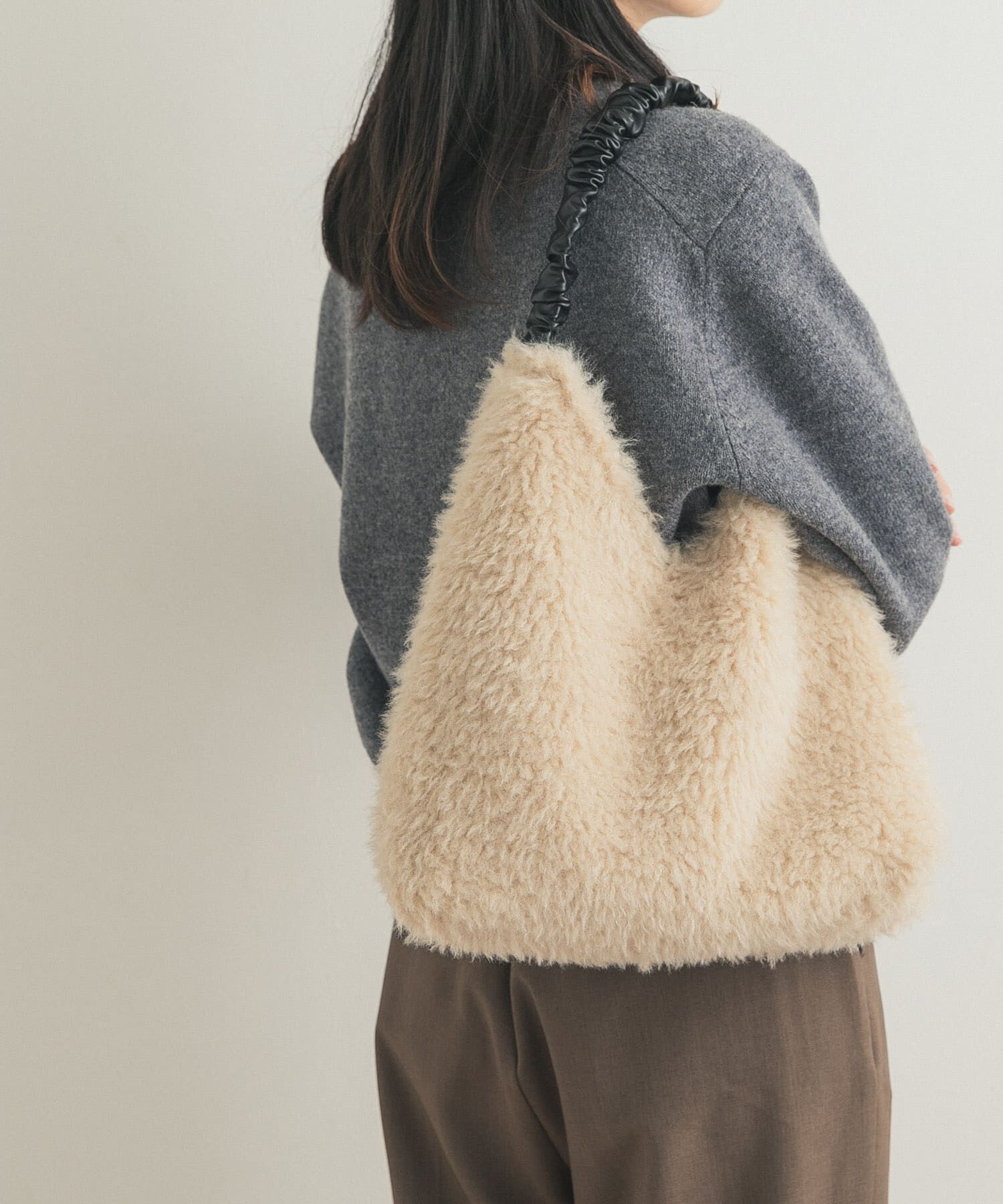 URBAN RESEARCH DOORS「ファーハンドルバッグ」|トートバッグ|