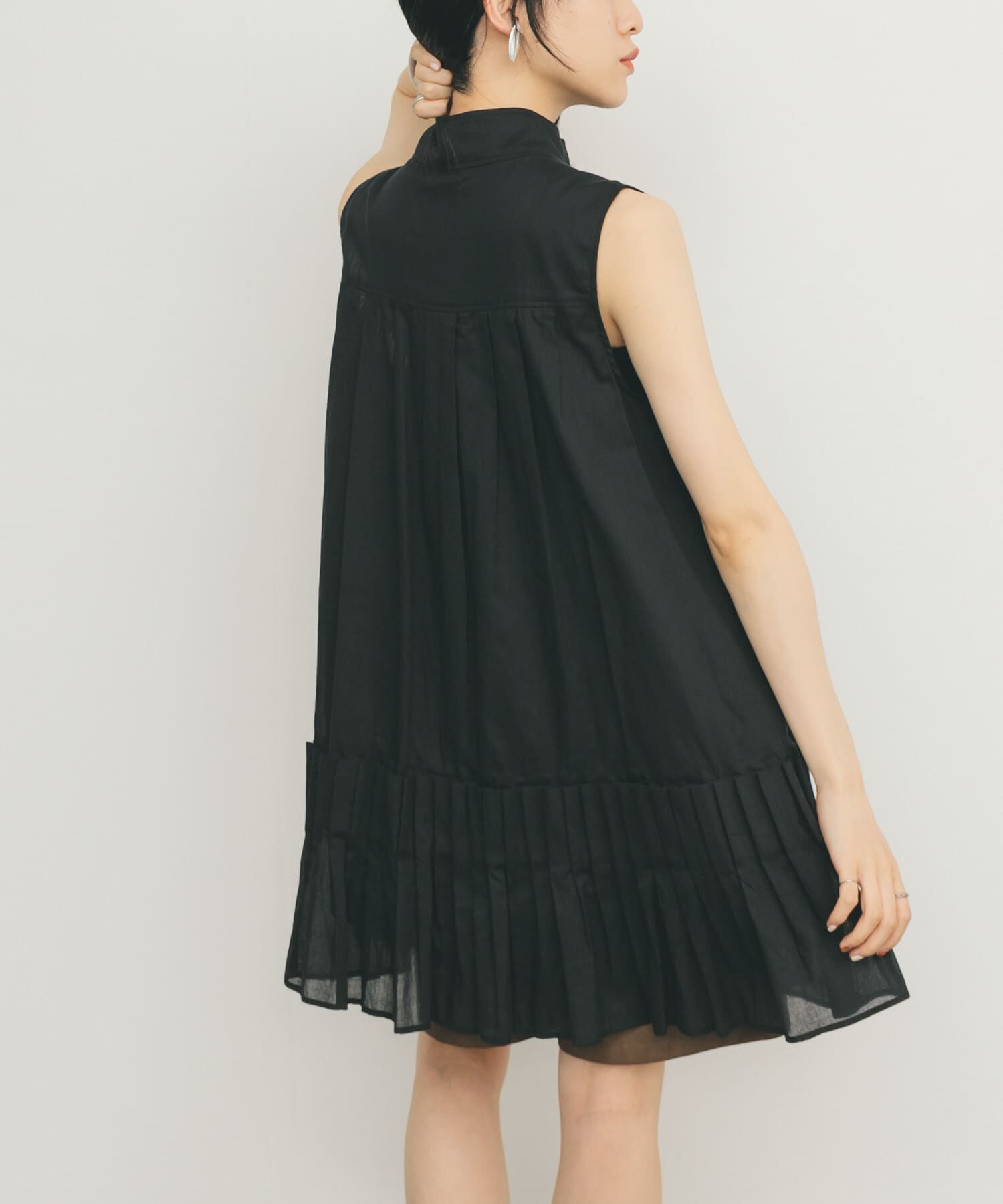  「スリーブレスタックプリーツワンピース」|ワンピース|
