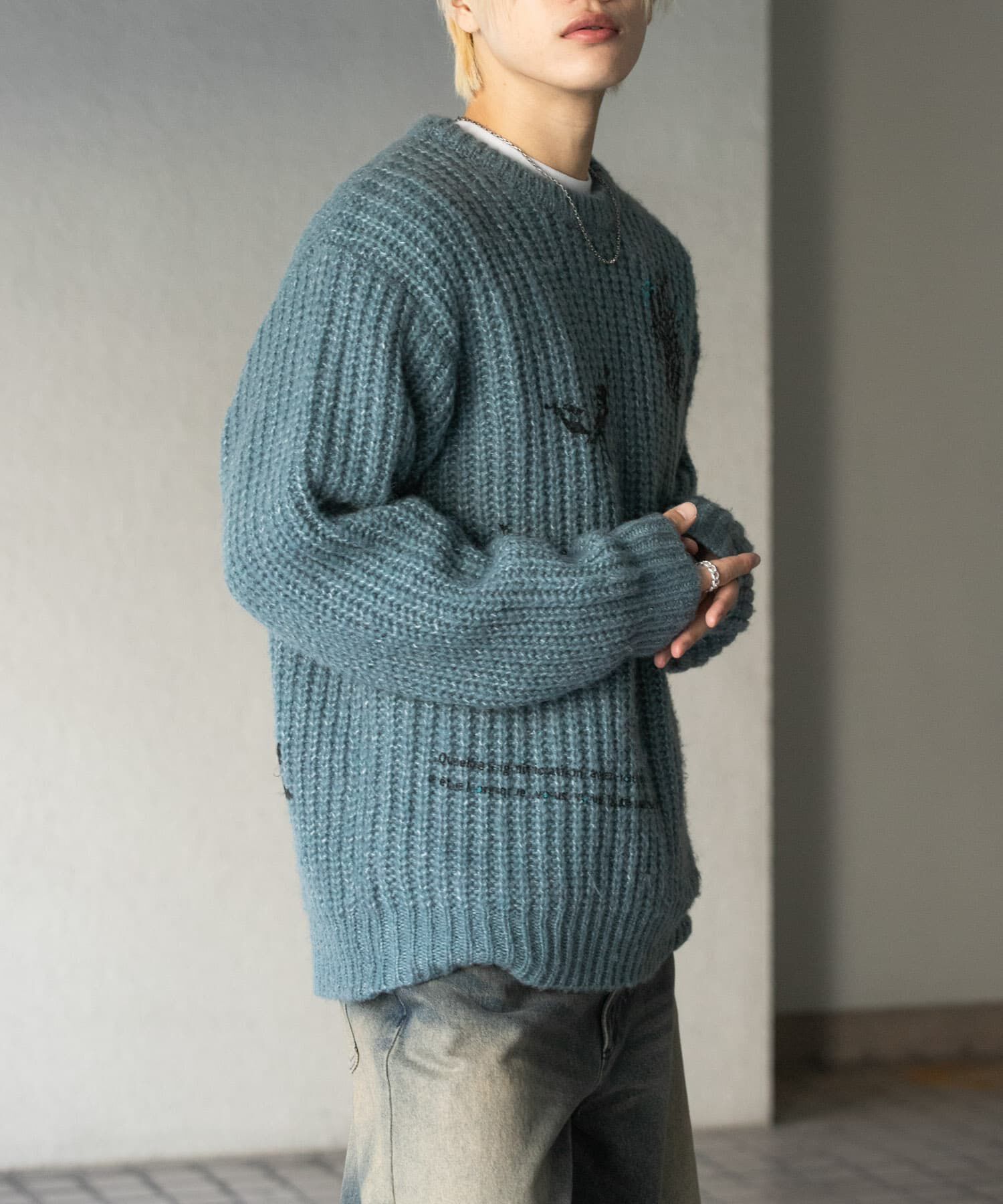 SENSE OF PLACE by URBAN RESEARCH「グラフィックプリントルーズクルーネックニット」|ニット・セーター|