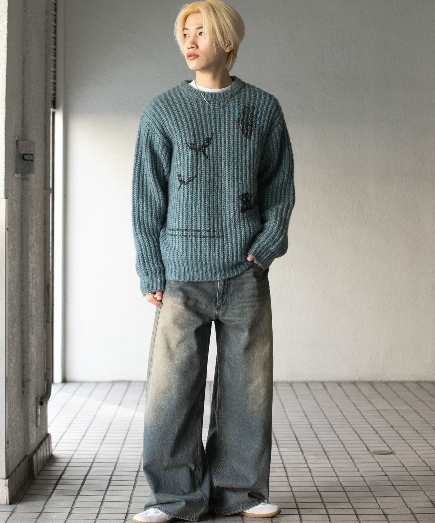 SENSE OF PLACE by URBAN RESEARCH「グラフィックプリントルーズクルーネックニット」|ニット・セーター|