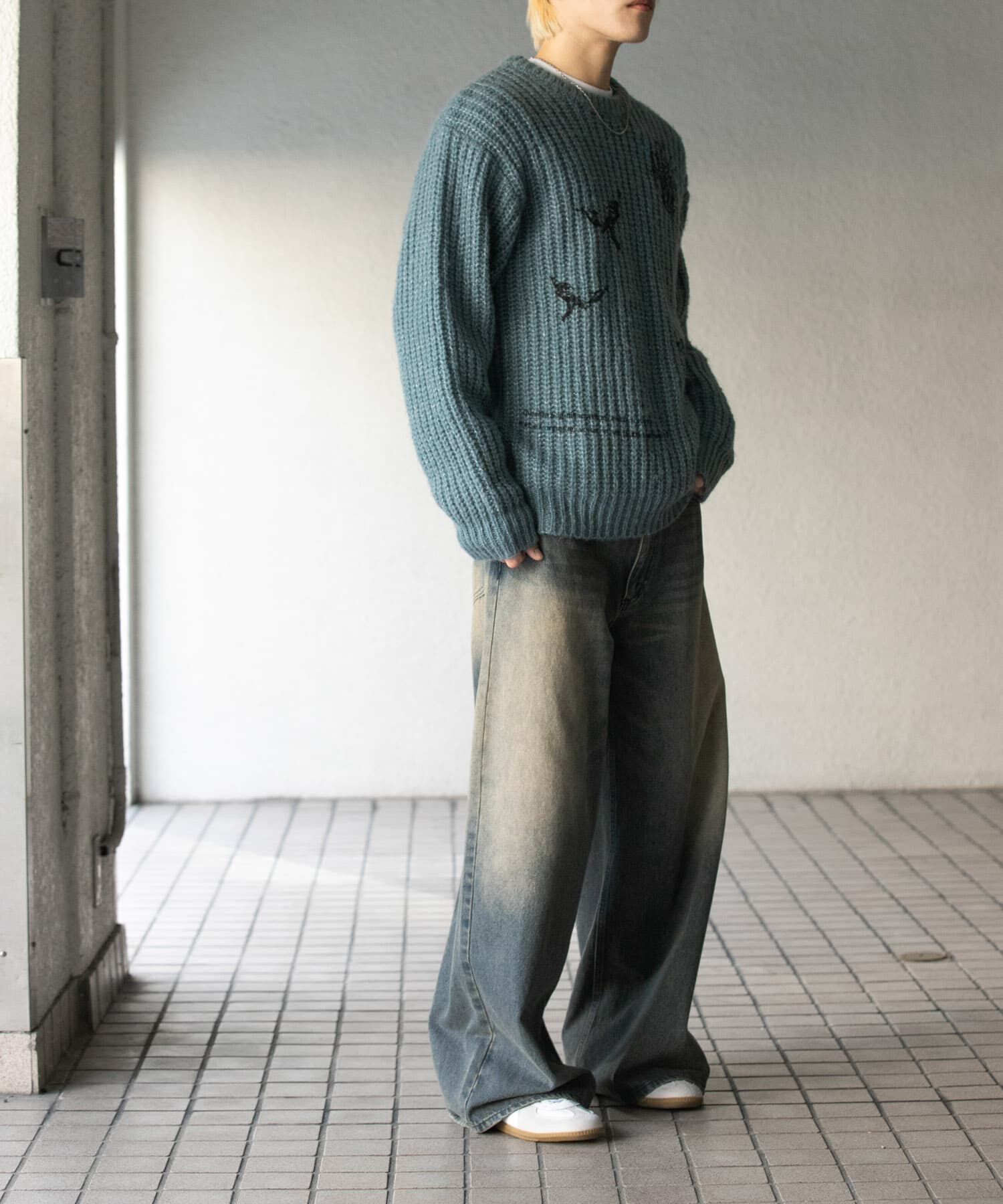 SENSE OF PLACE by URBAN RESEARCH「グラフィックプリントルーズクルーネックニット」|ニット・セーター|