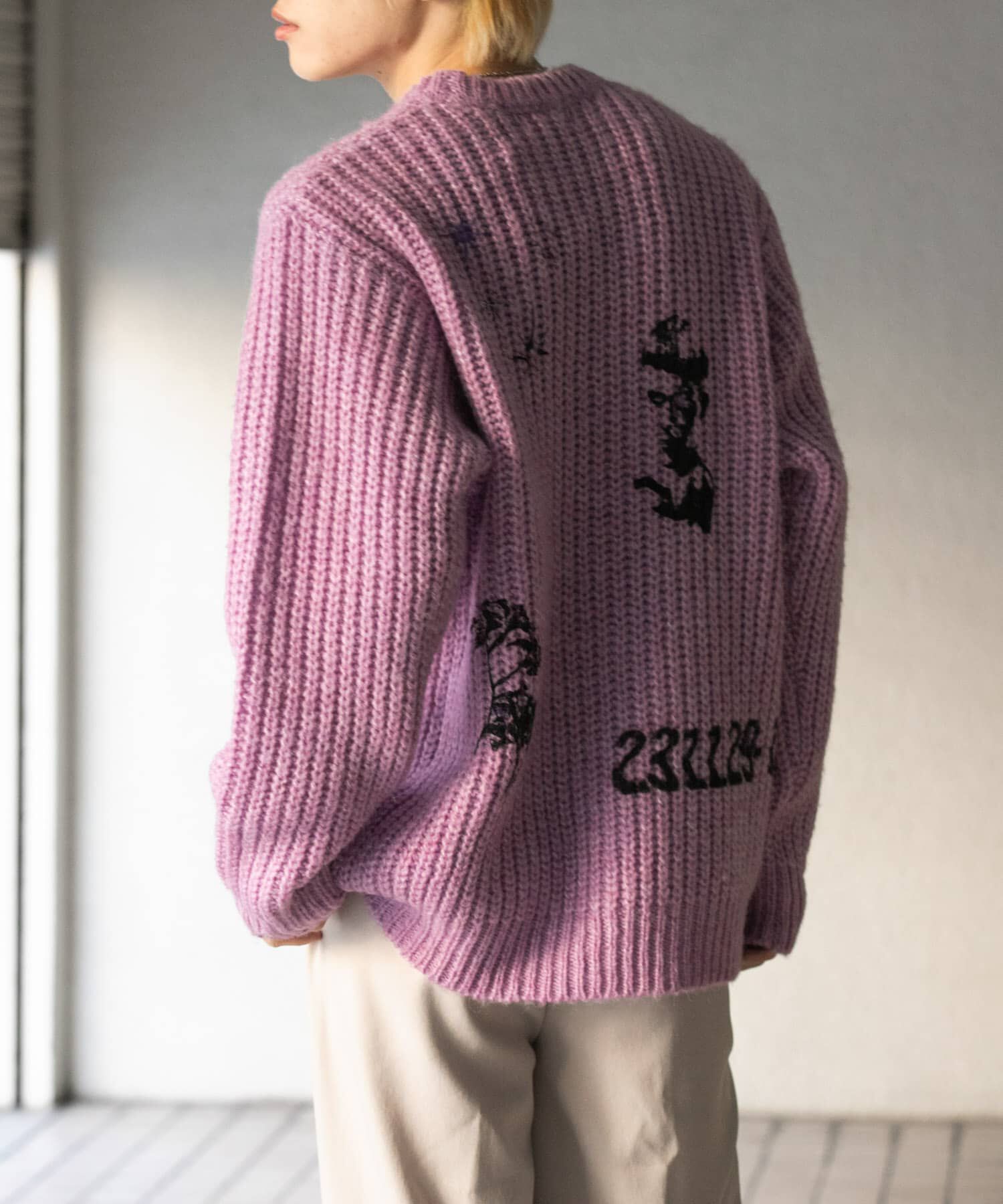 SENSE OF PLACE by URBAN RESEARCH「グラフィックプリントルーズクルーネックニット」|ニット・セーター|