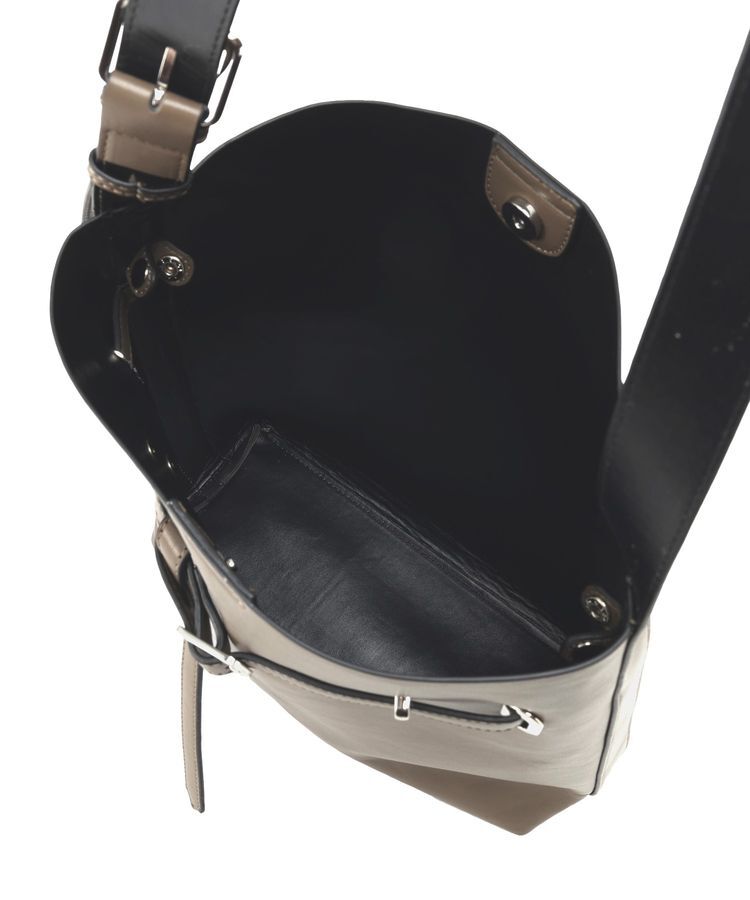 YECCA VECCA「【A4対応】ベルトデザインワンハンドルショルダーバッグ」|ショルダー・メッセンジャー|