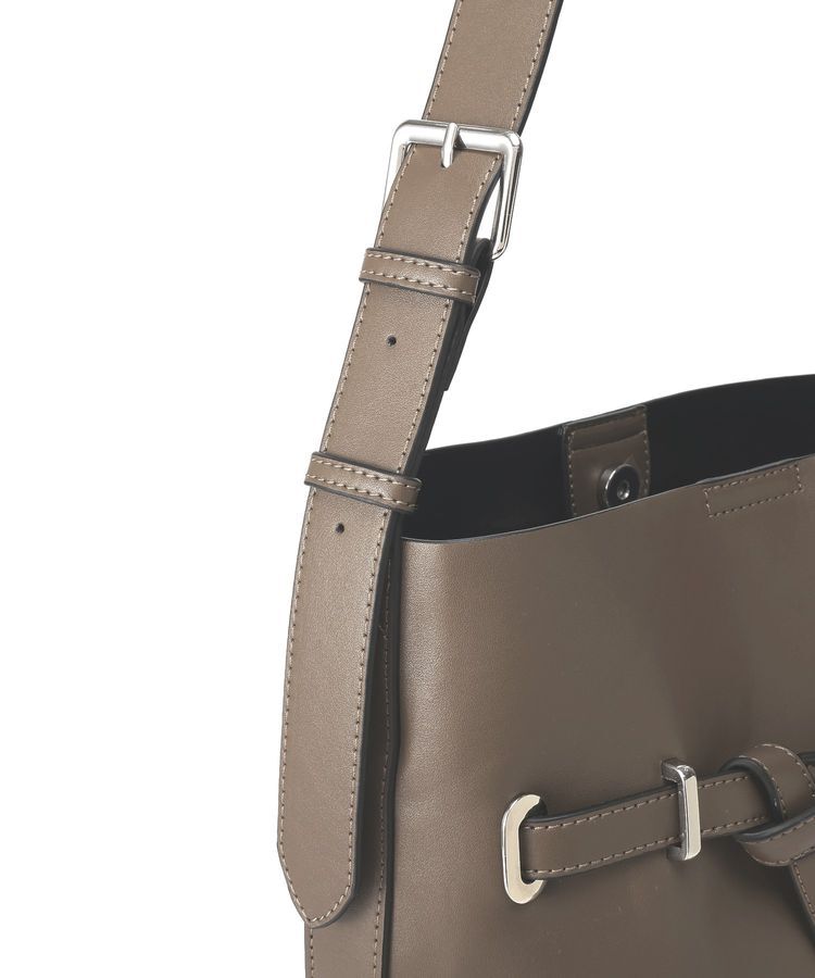 YECCA VECCA「【A4対応】ベルトデザインワンハンドルショルダーバッグ」|ショルダー・メッセンジャー|