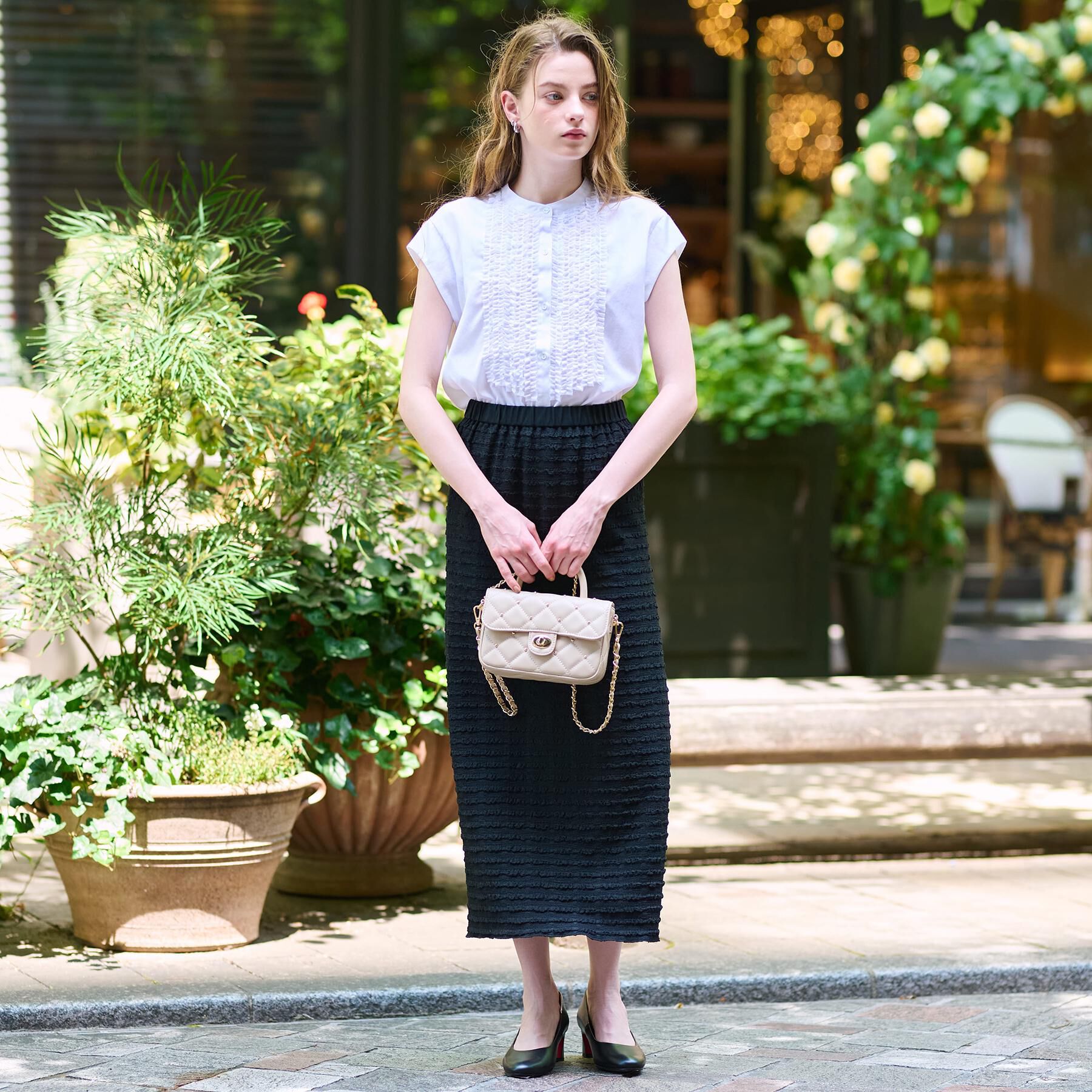 DRESSTERIOR「【撥水/UVカット/接触冷感】バンドカラーフレンチスリーブフリルブラウス」|シャツ・ブラウス|