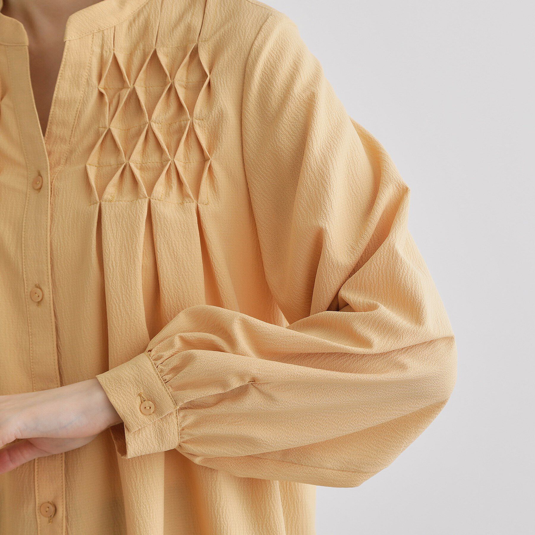 grove「スモッキングタックスキッパーブラウス」|シャツ・ブラウス|