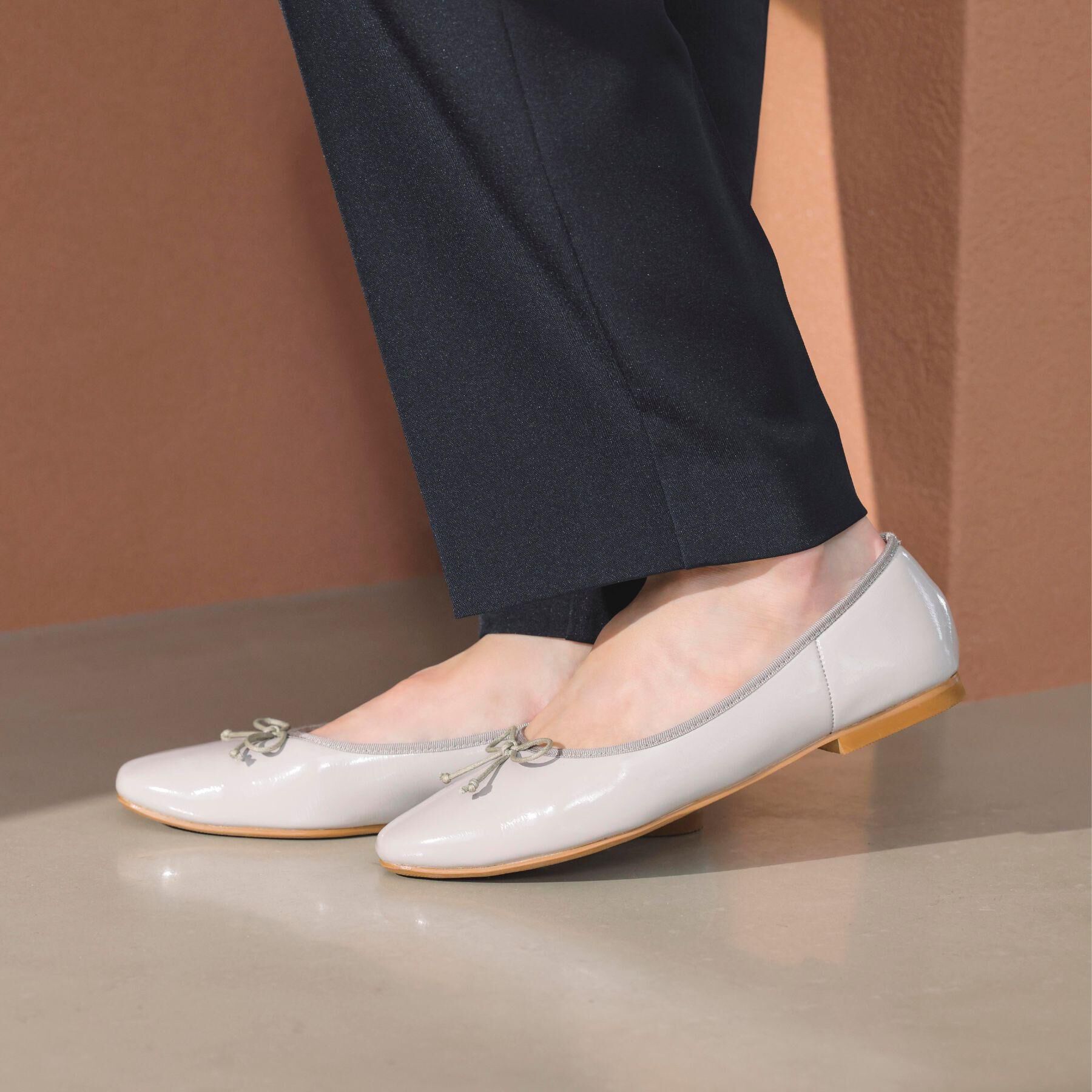 grove「【人間工学】つつまれフィットバレエシューズ」|その他|