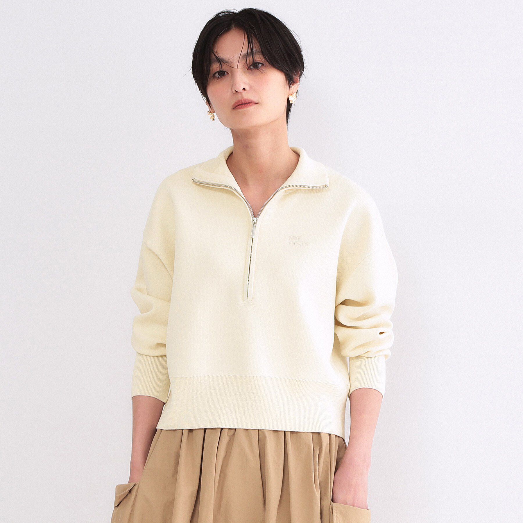 OPAQUE.CLIP「ハーフZIP刺繍ロゴニット【洗濯機OK】」|ニット・セーター|オフホワイト(003