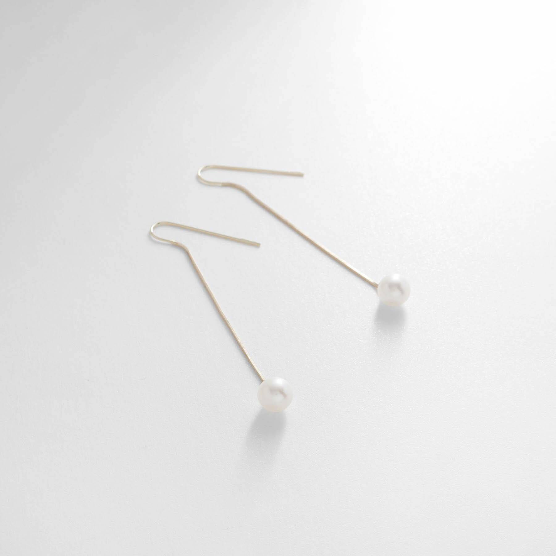 COCOSHNIK「K10パール コンパクトチェーン フックピアス」|ピアス|