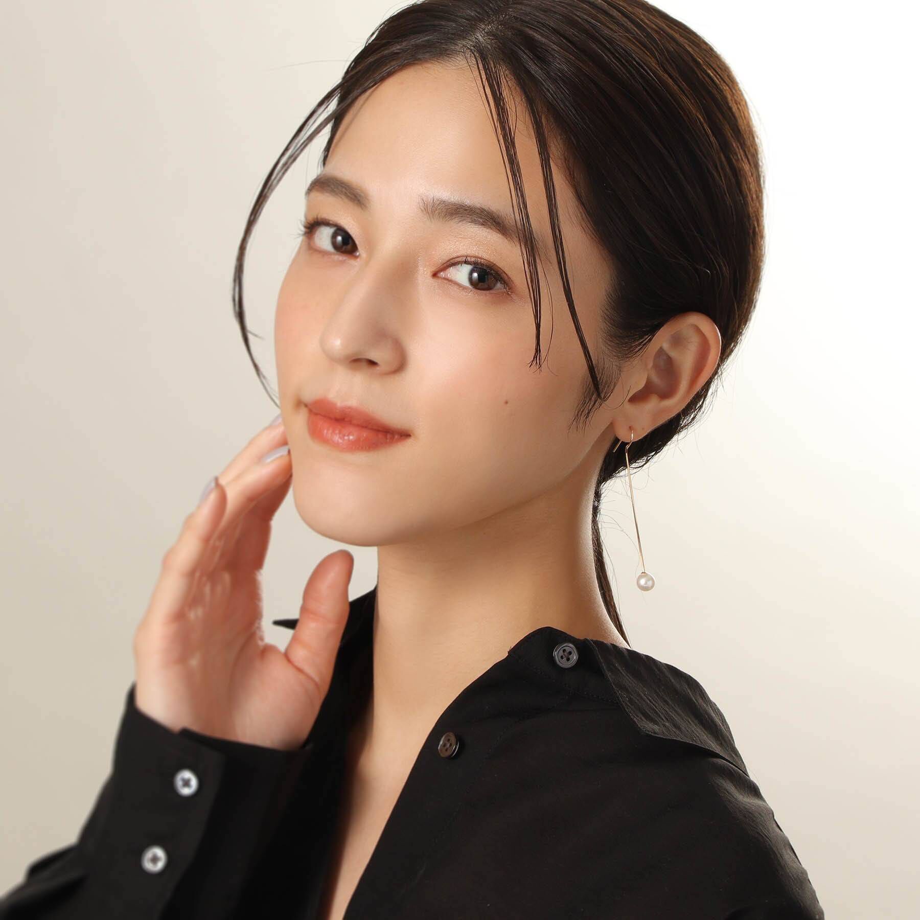 COCOSHNIK「K10パール コンパクトチェーン フックピアス」|ピアス|