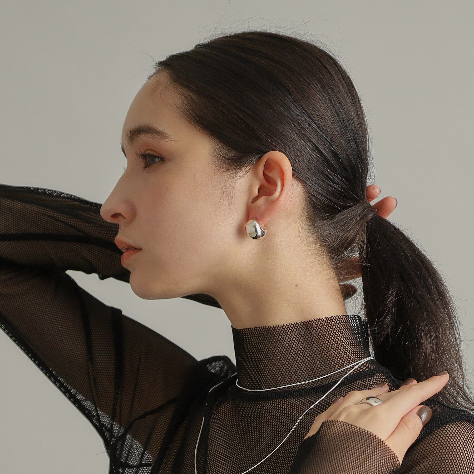 COCOSHNIK ONKITSCH「シルバー ホロウフープピアス ペアシェイプM」|ピアス|