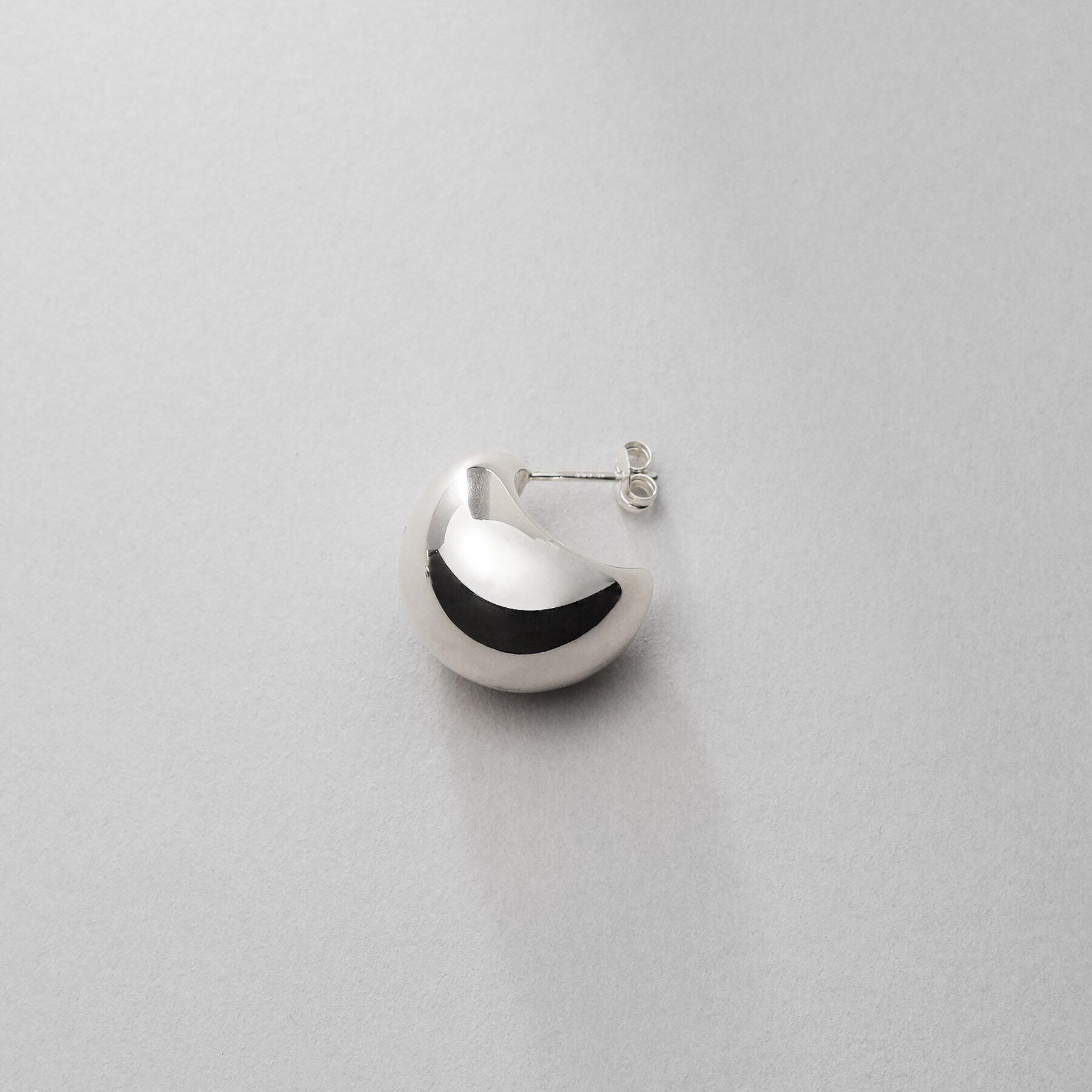 COCOSHNIK ONKITSCH「シルバー ホロウフープピアス ペアシェイプM」|ピアス|